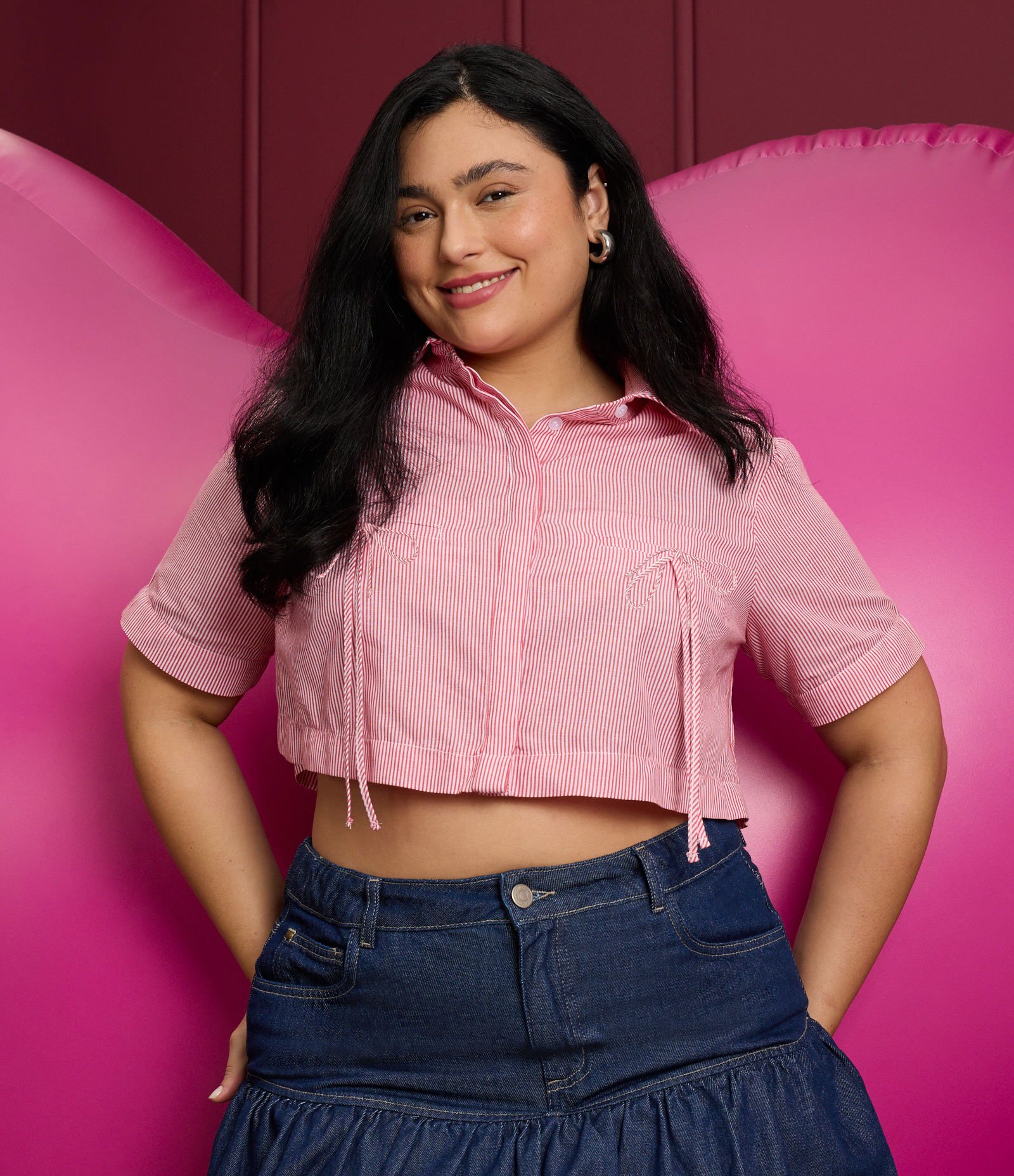 Camisa Cropped com Bolsos e Laços Curve & Plus Size Vermelho/Branco 1