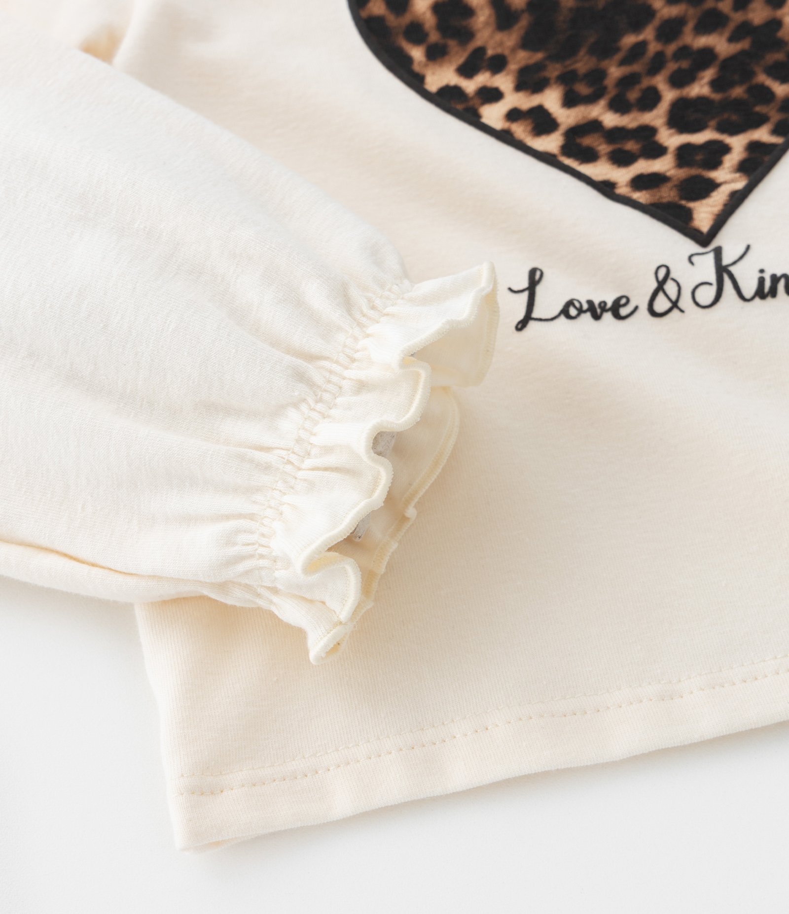 Blusa Infantil com Manga Bufante e Estampa Coração - Tam 1 a 6 Anos Bege 4