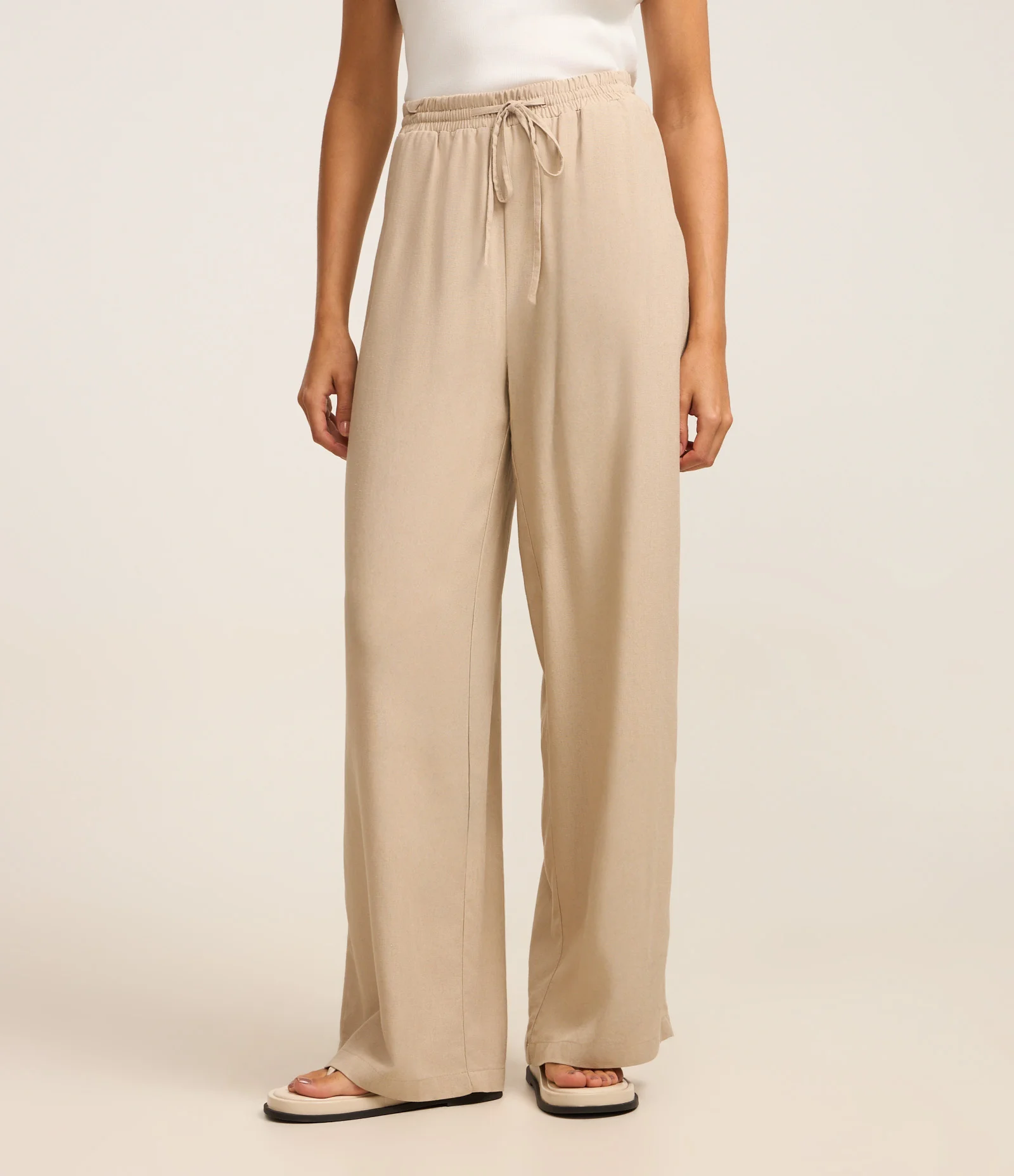 Calça Wide Leg em Viscolinho com Cós Elástico Bege 1