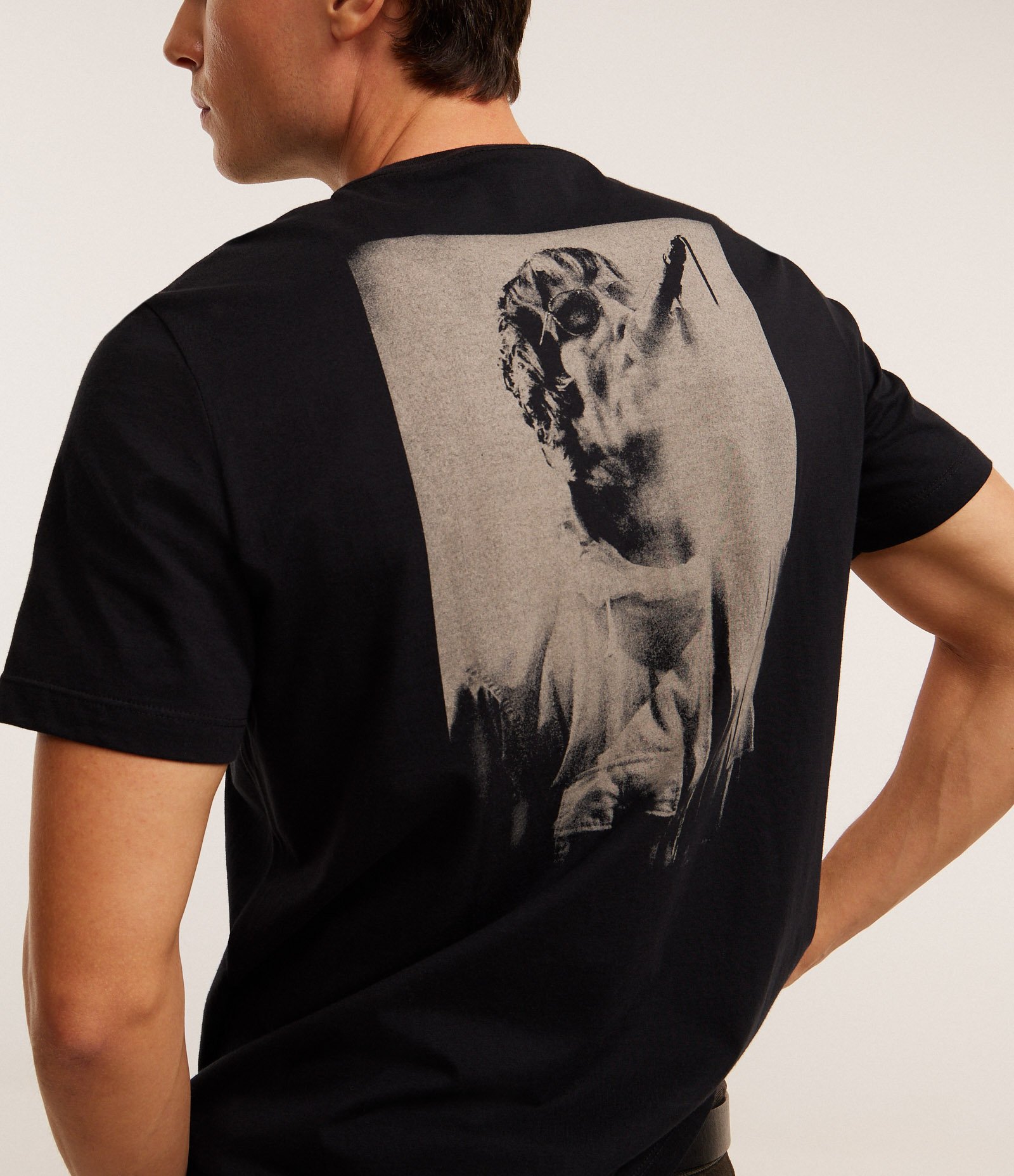 Camiseta Comfort com Estampa Liam Gallagher Preto 3