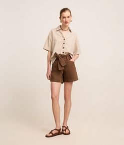 Short Curto em Sarja com Elastano e Cinto Faixa