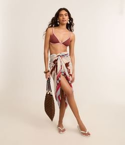 Canga Retangular em Chiffon Estampada de Folhagem e Tassel