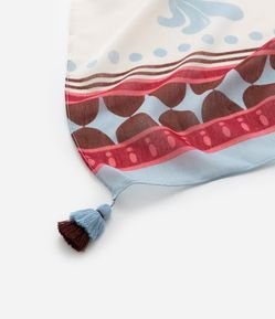 Canga Retangular em Chiffon Estampada de Folhagem e Tassel