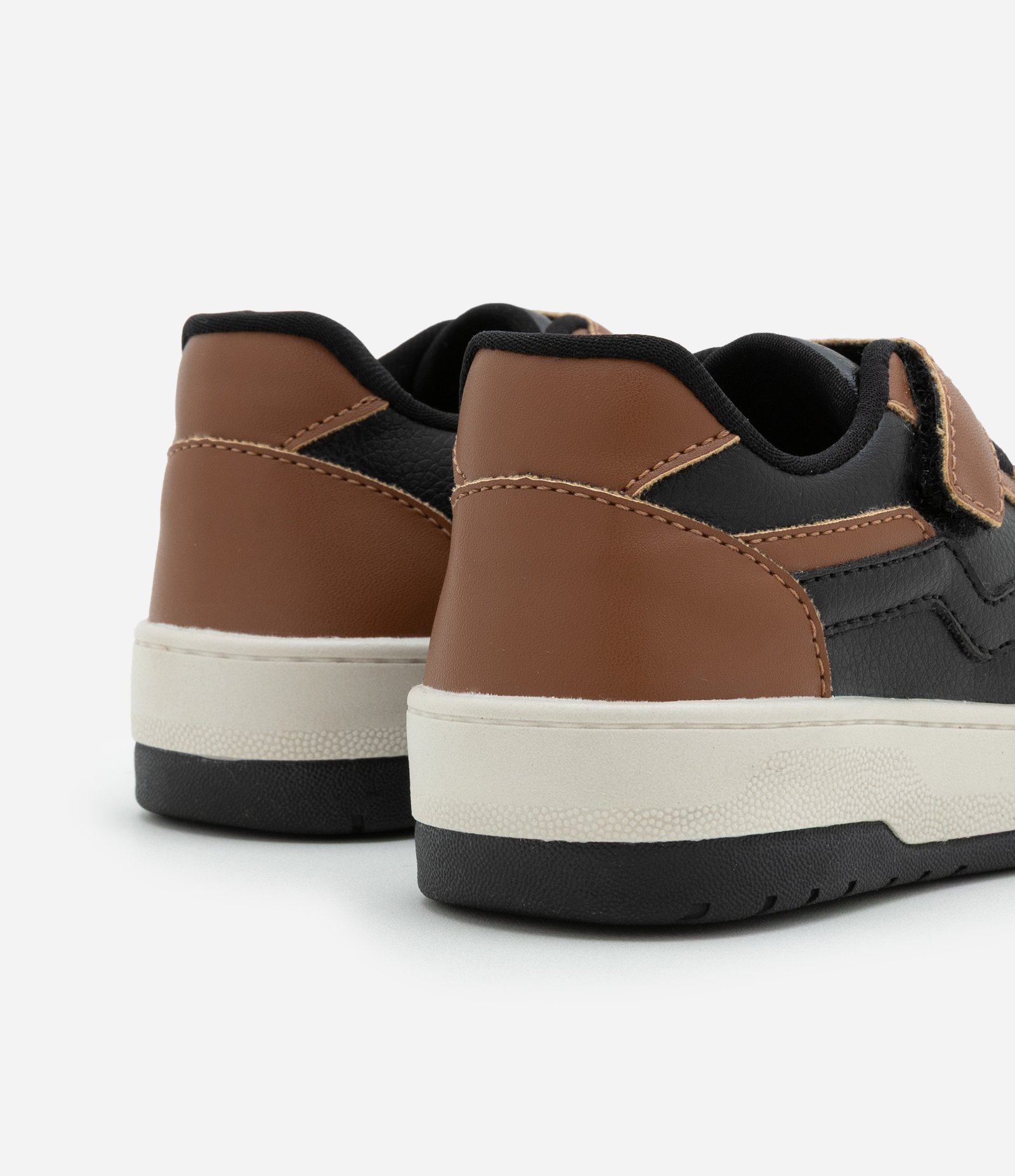 Tênis Infantil com Recortes e Velcro - Tam 22 a 27 Marrom/Preto 2