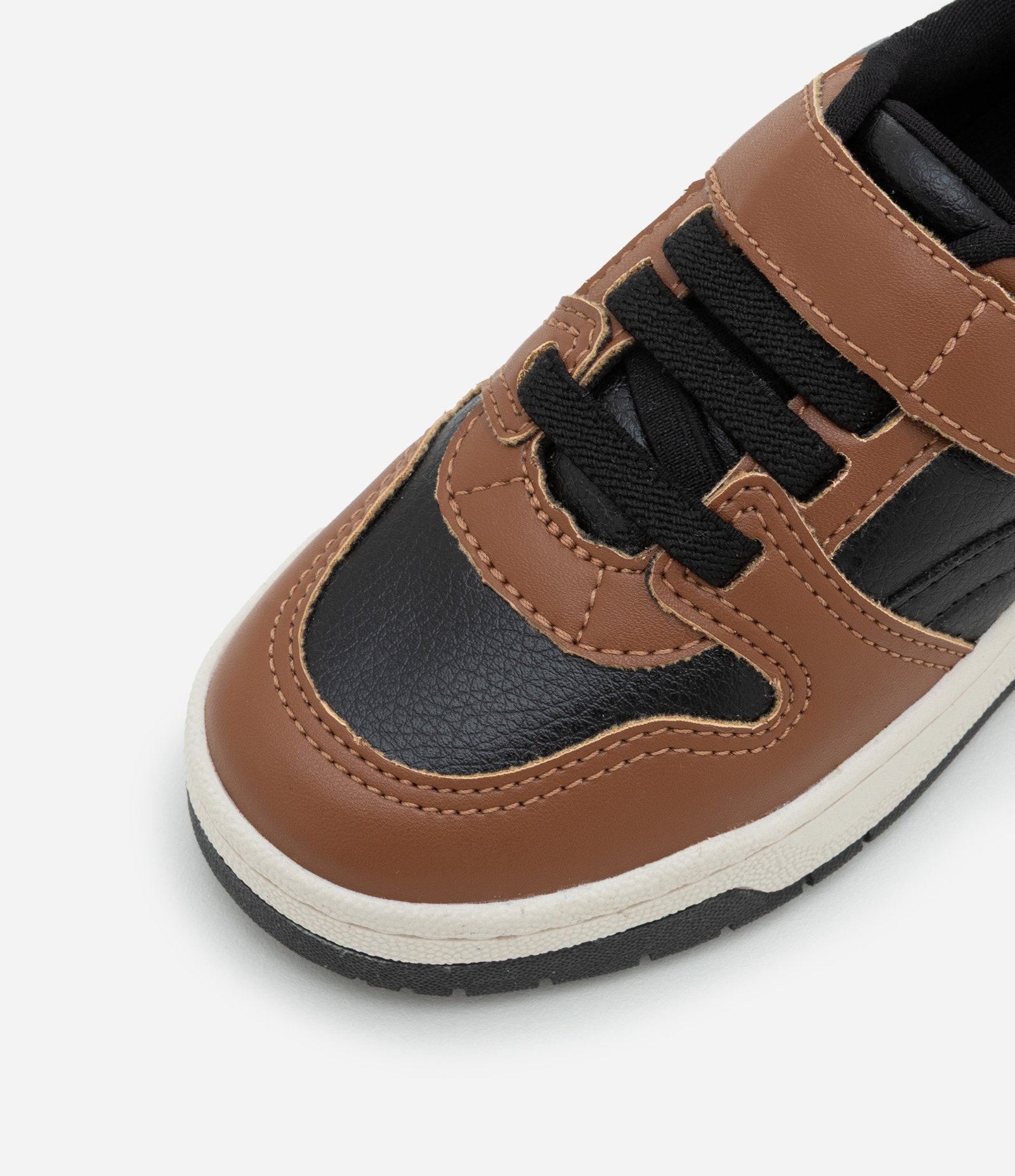 Tênis Infantil com Recortes e Velcro - Tam 22 a 27 Marrom/Preto 5