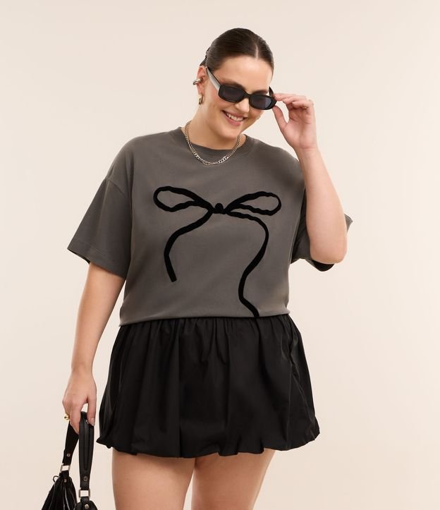 Camiseta T-shirt Estonada com Laço Curve & Plus Size