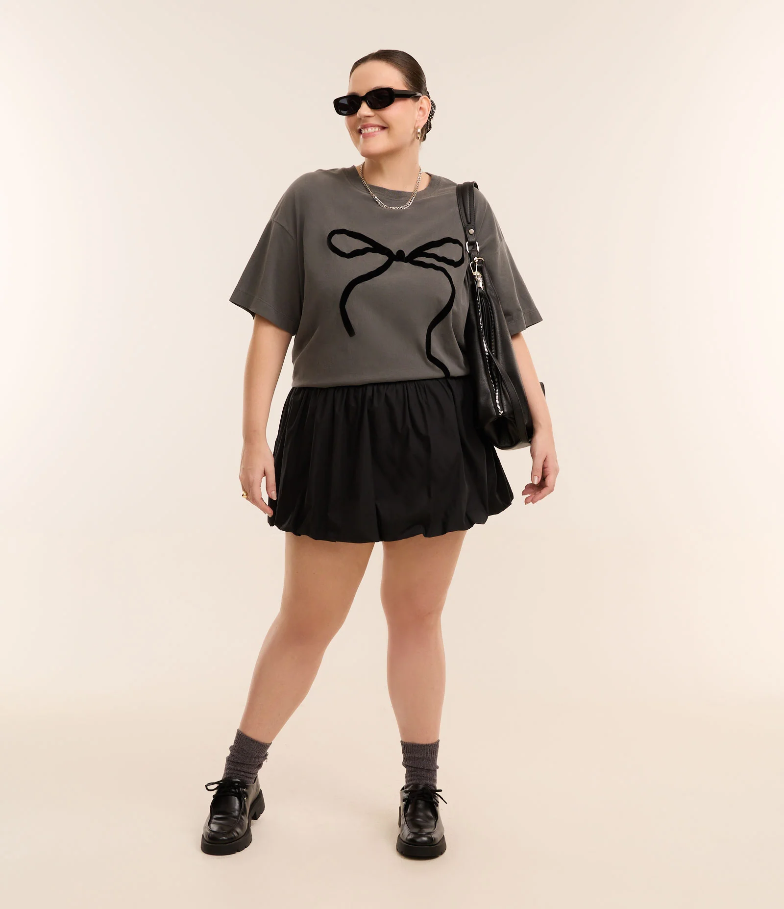 Camiseta T-shirt Estonada com Laço Curve & Plus Size Preto Estonado 2