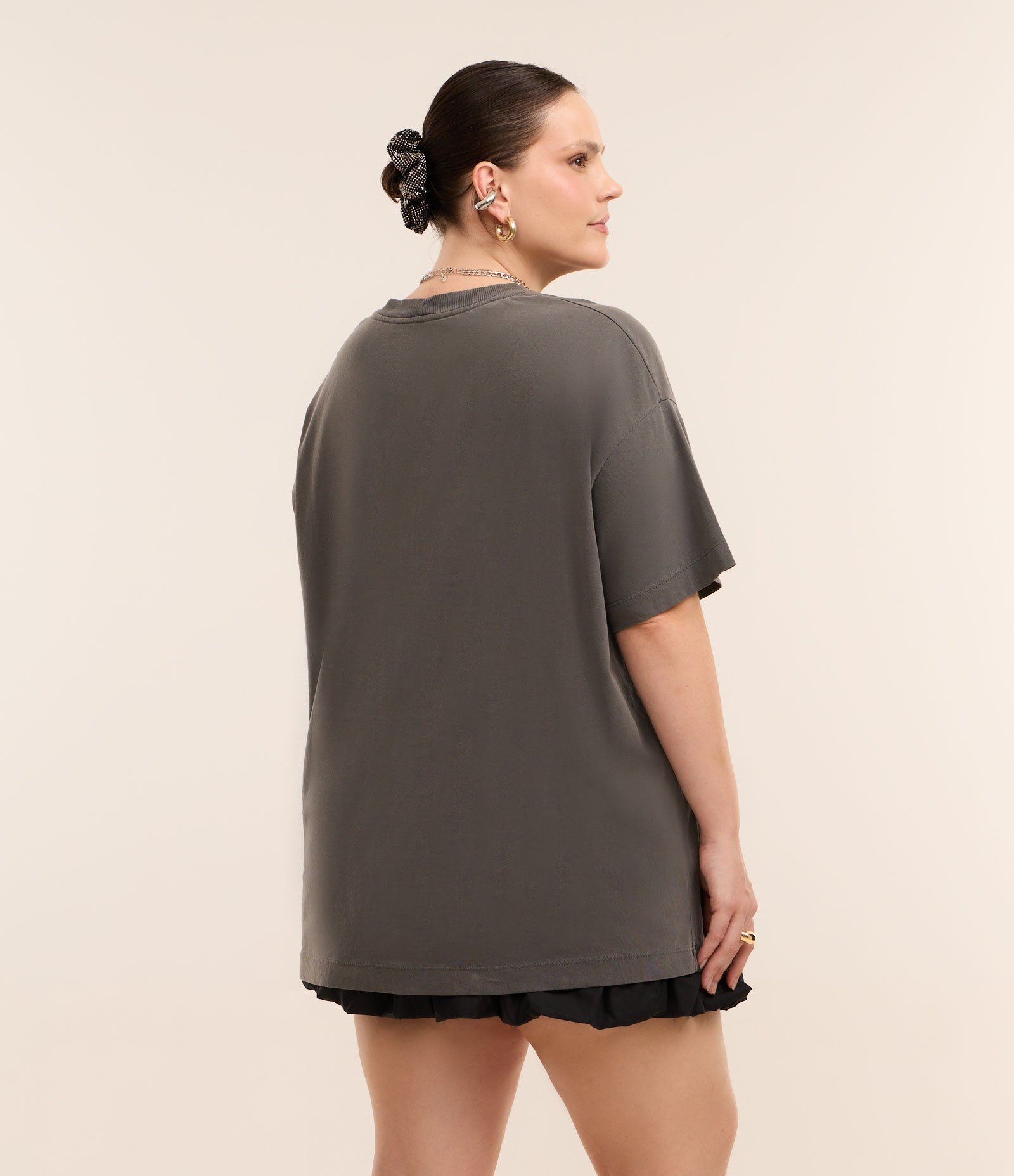 Camiseta T-shirt Estonada com Laço Curve & Plus Size Preto Estonado 3