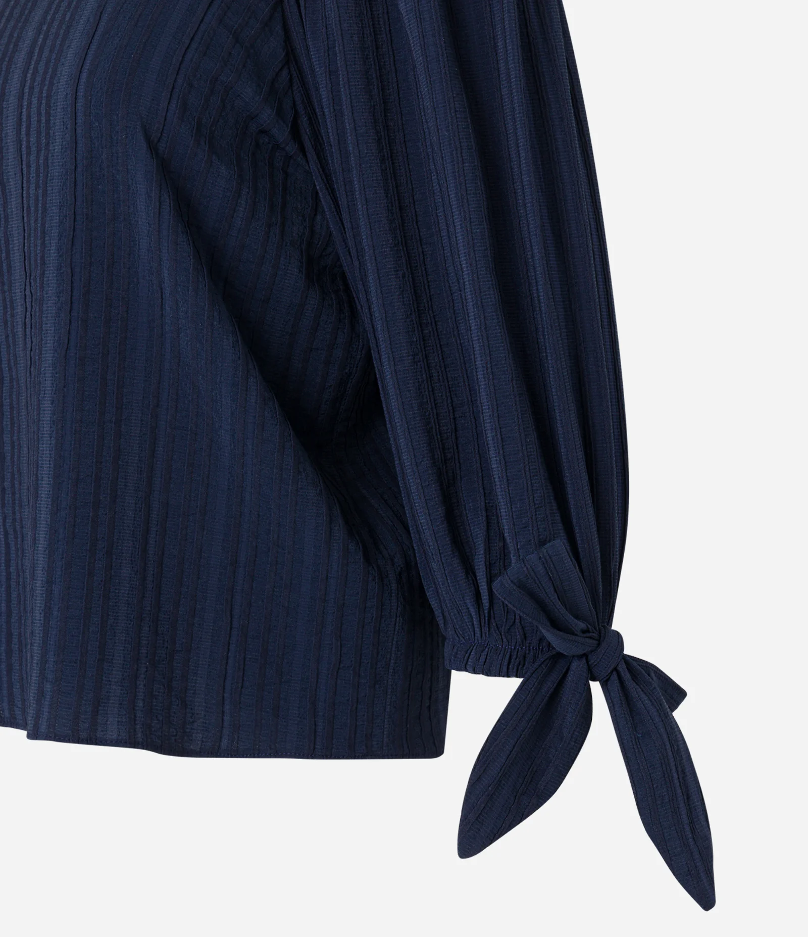 Blusa em Viscose com Decote Quadrado e Manga 3/4 com Amarração nos Punhos Azul Marinho 8