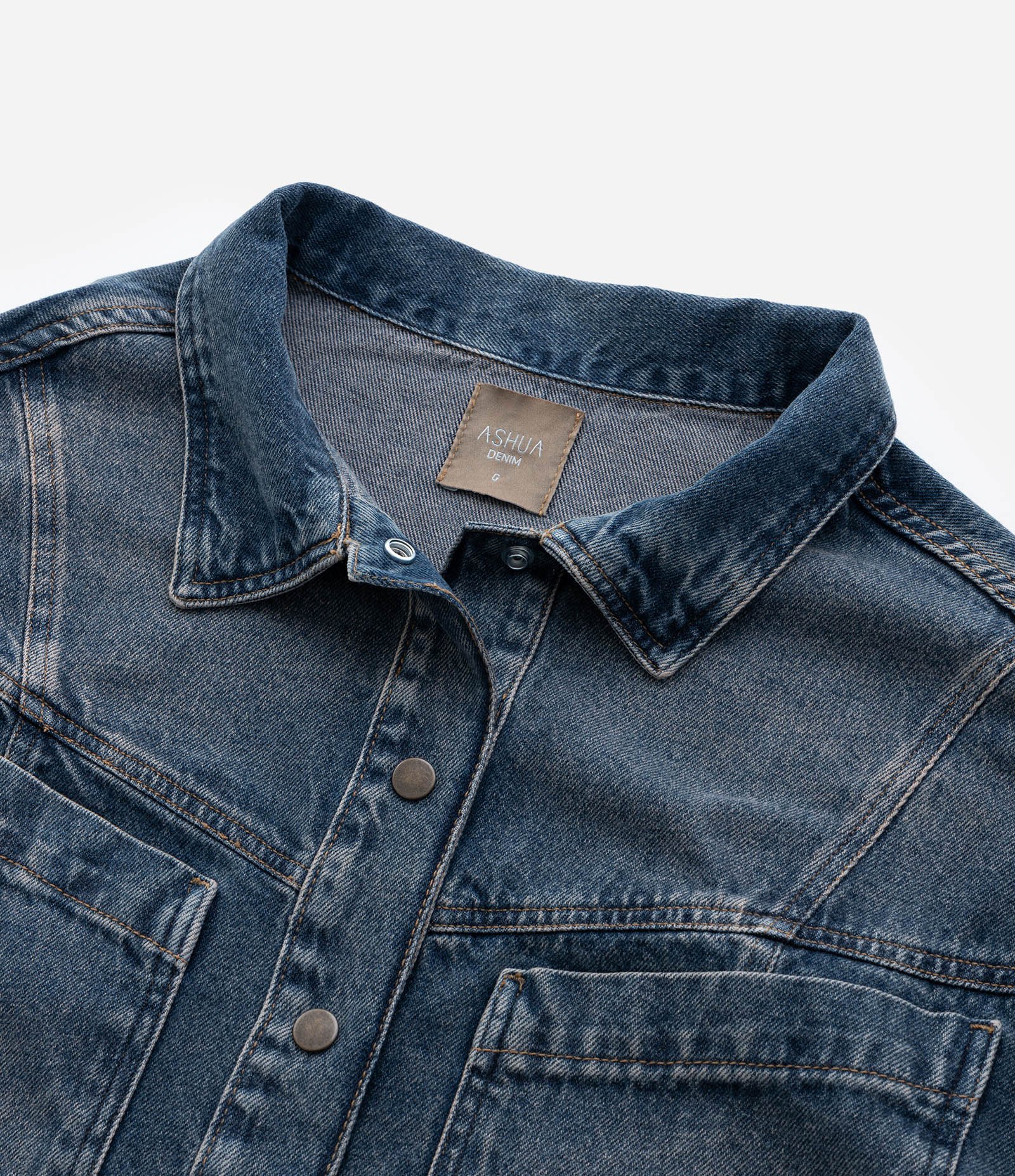 Camisa Jeans Dirty e Martingale com Bolso Curve & Plus Size Azul 8