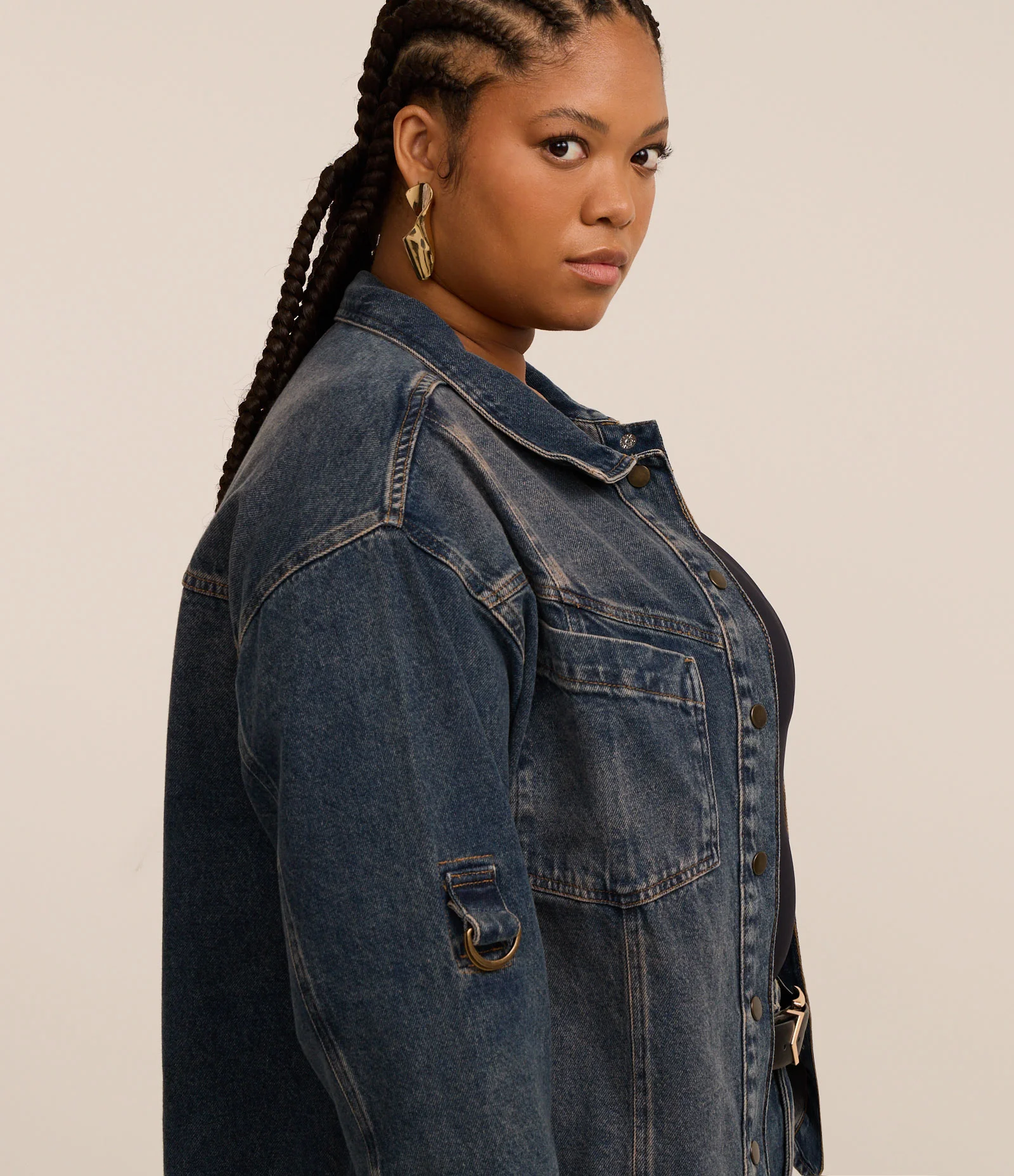 Camisa Jeans Dirty e Martingale com Bolso Curve & Plus Size Azul 1