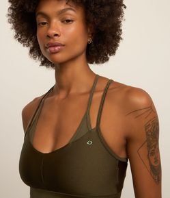 Top Esportivo em Microfibra com Alças Duplas e Sobreposição