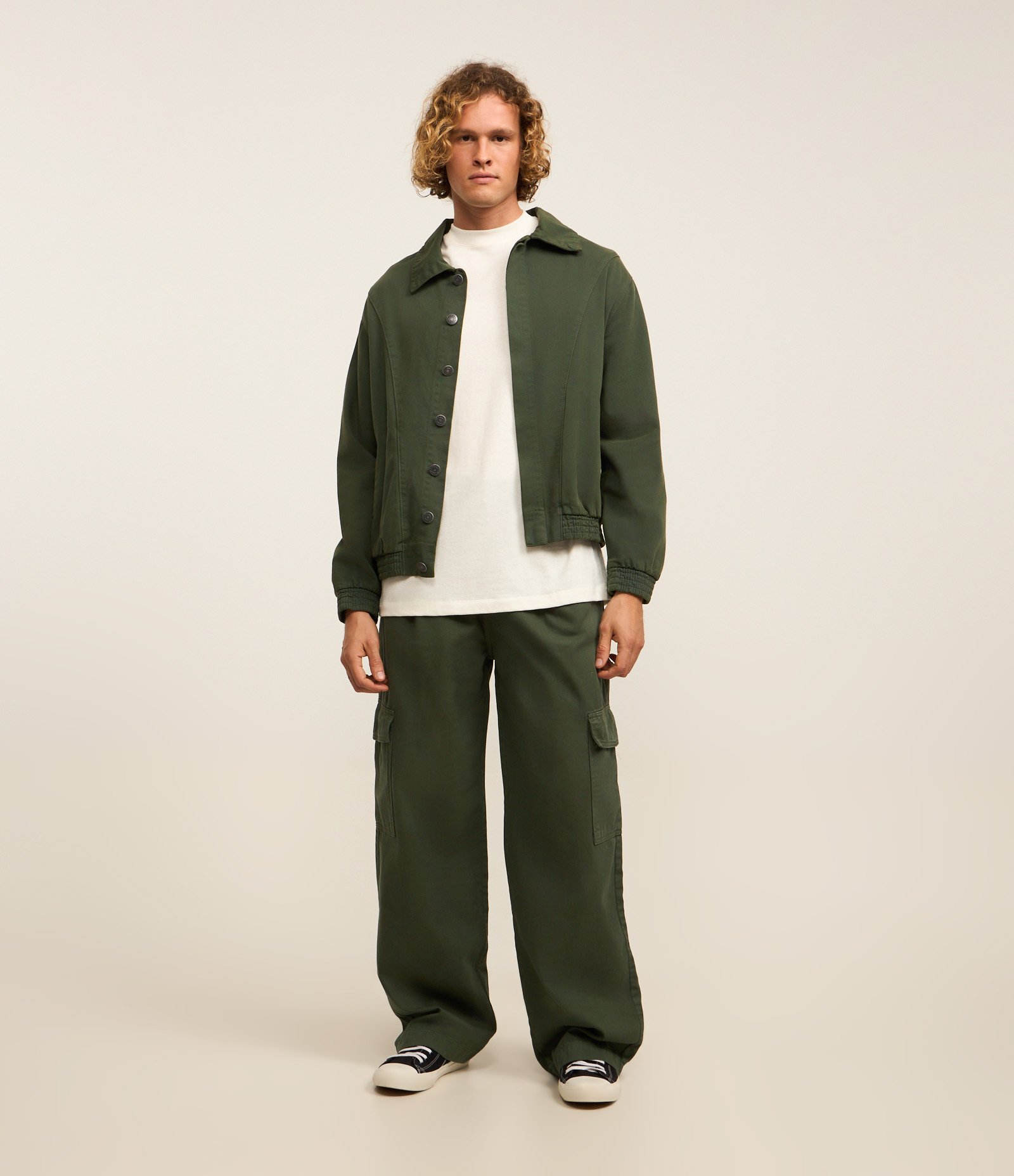 Jaqueta Boxy em Sarja com Algodão Agroecológico e Recortes Verde 2