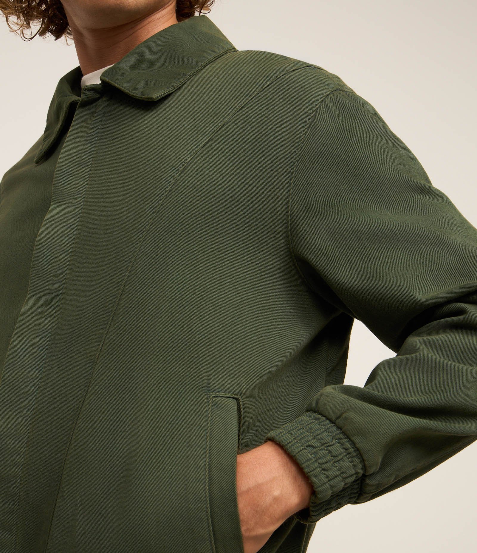 Jaqueta Boxy em Sarja com Algodão Agroecológico e Recortes Verde 5