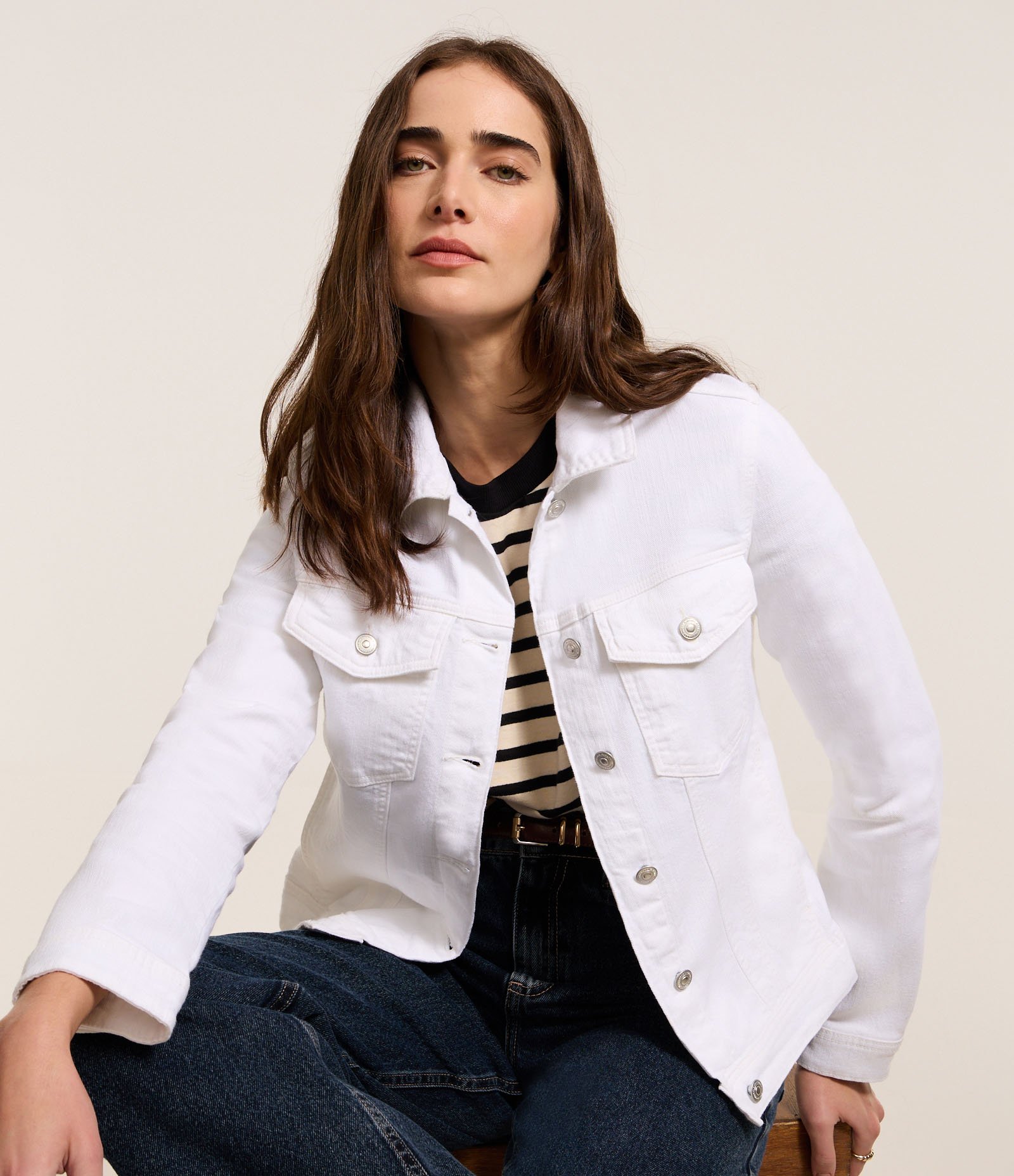 Jaqueta Trucker em Sarja com Elastano e Bolsos Branco 5