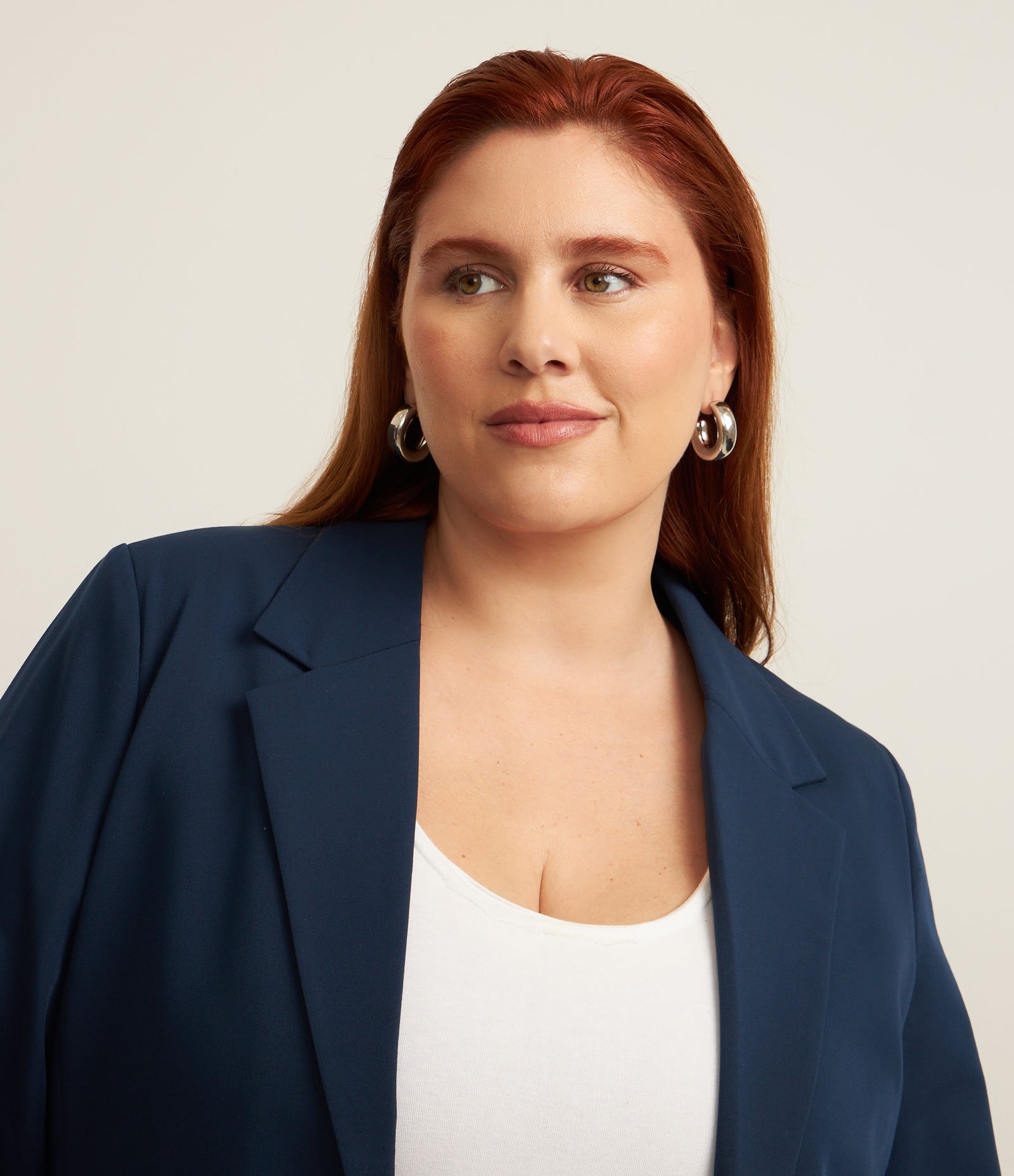 Blazer Alongado em Crepe Manga Puxadinha Curve & Plus Size Azul 2