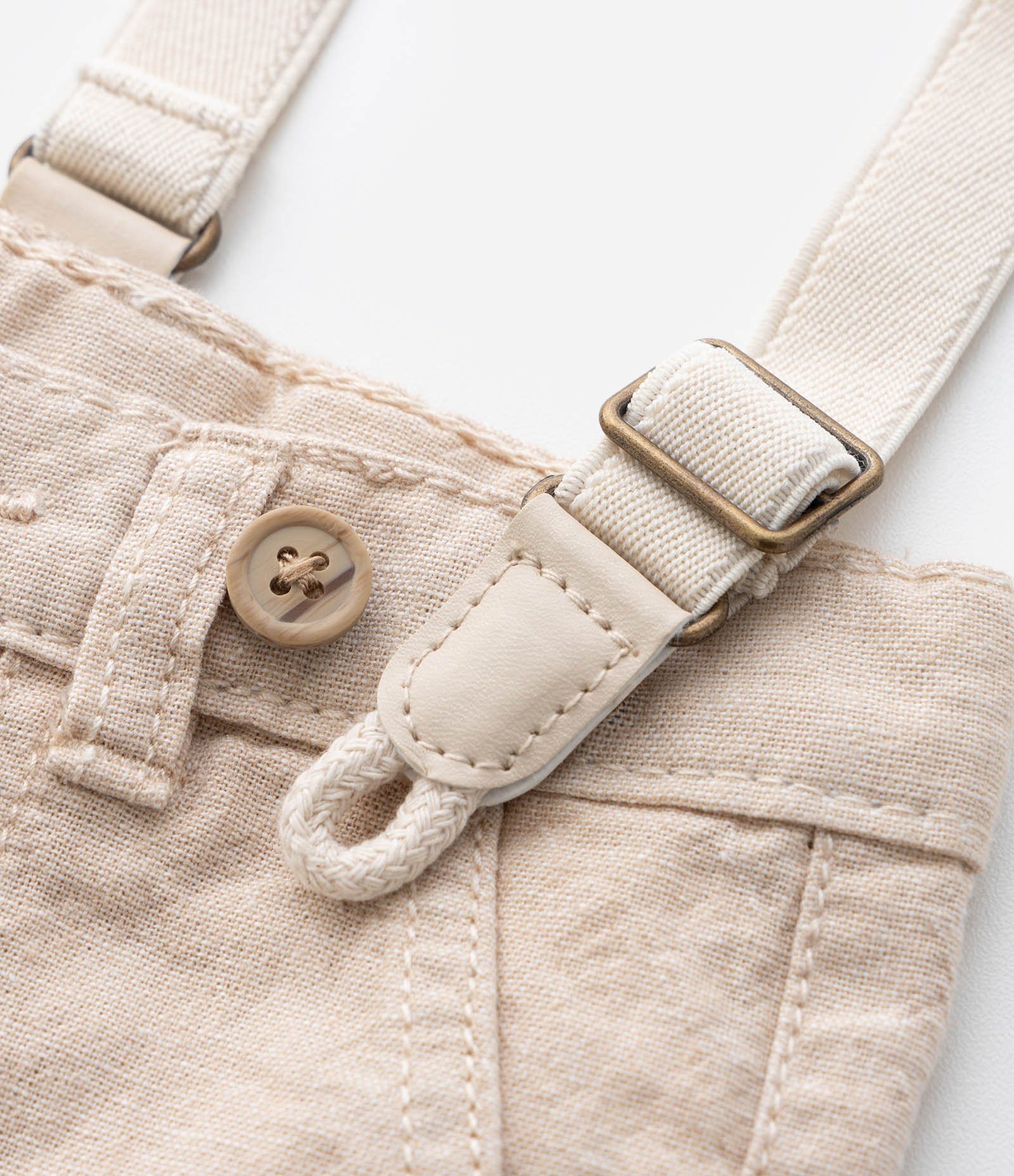 Bermuda Infantil em Linho com Suspensório - Tam 0 a 18 Meses Bege 6