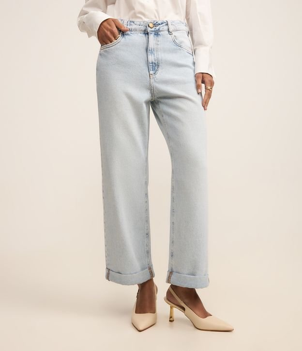 Calça Cropped em Jeans com Barra Dobrada