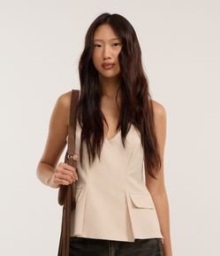 Colete Alongado em Alfaiataria com Bolsos Aplicados