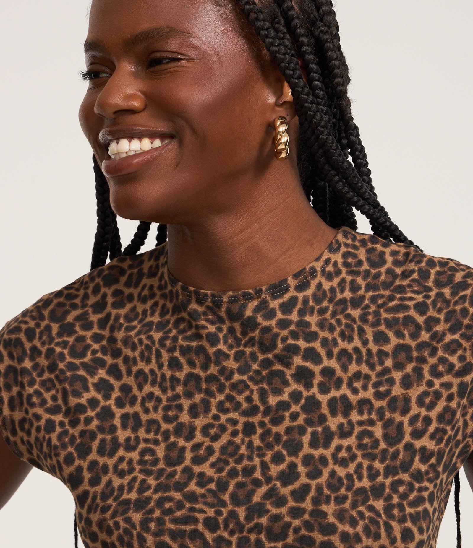 Blusa em Algodão com Estampa Oncinha Marrom 3