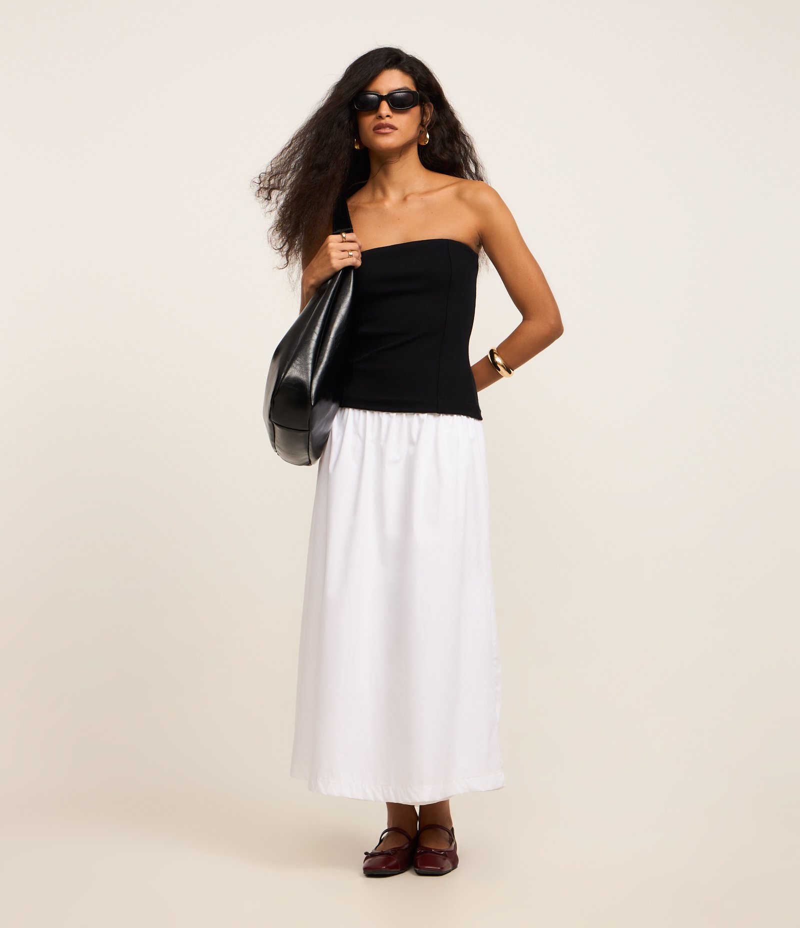 Vestido Evasê Midi em Tricoline com Pregas na Cintura Preto/Branco 1