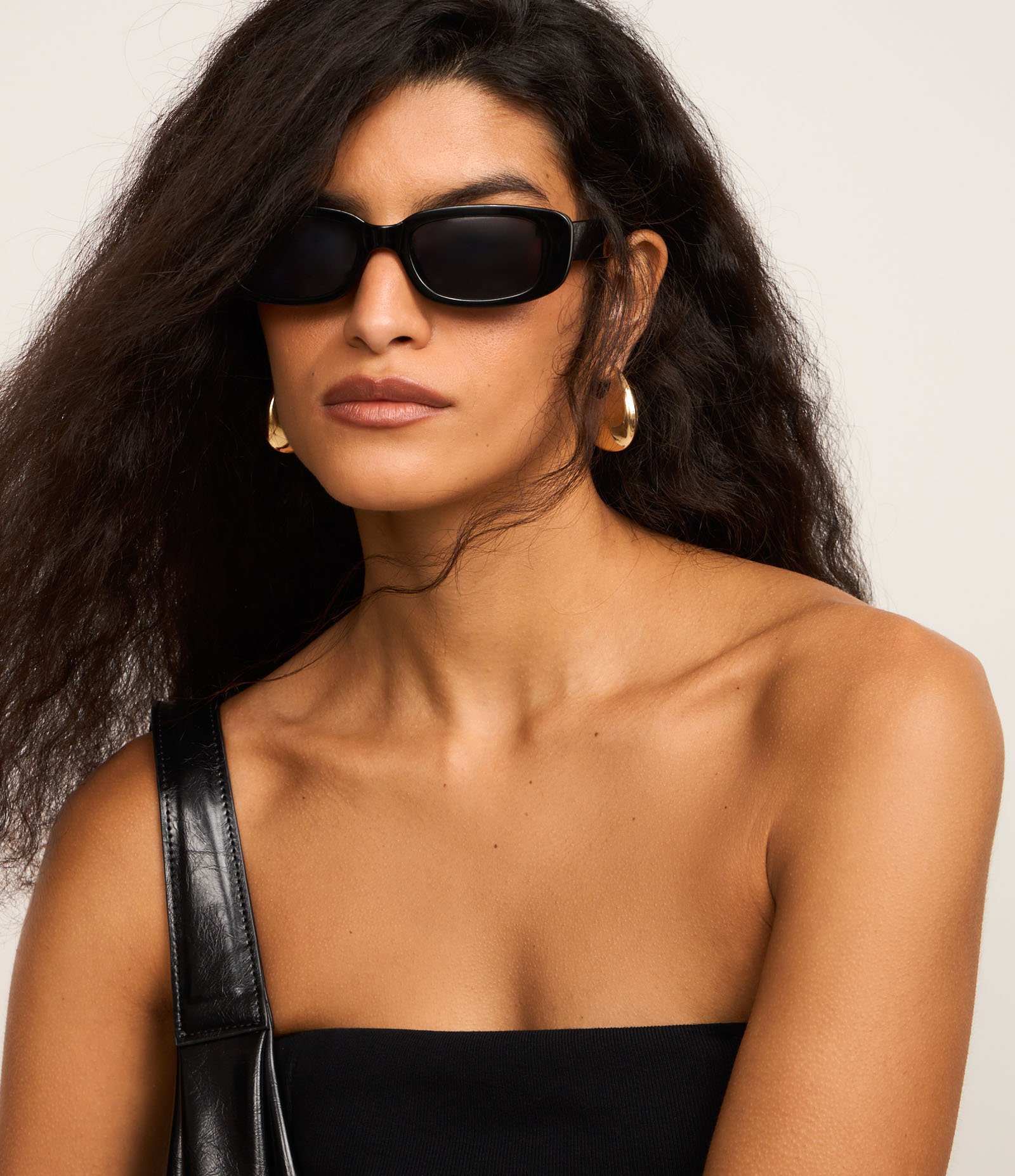 Vestido Evasê Midi em Tricoline com Pregas na Cintura Preto/Branco 4