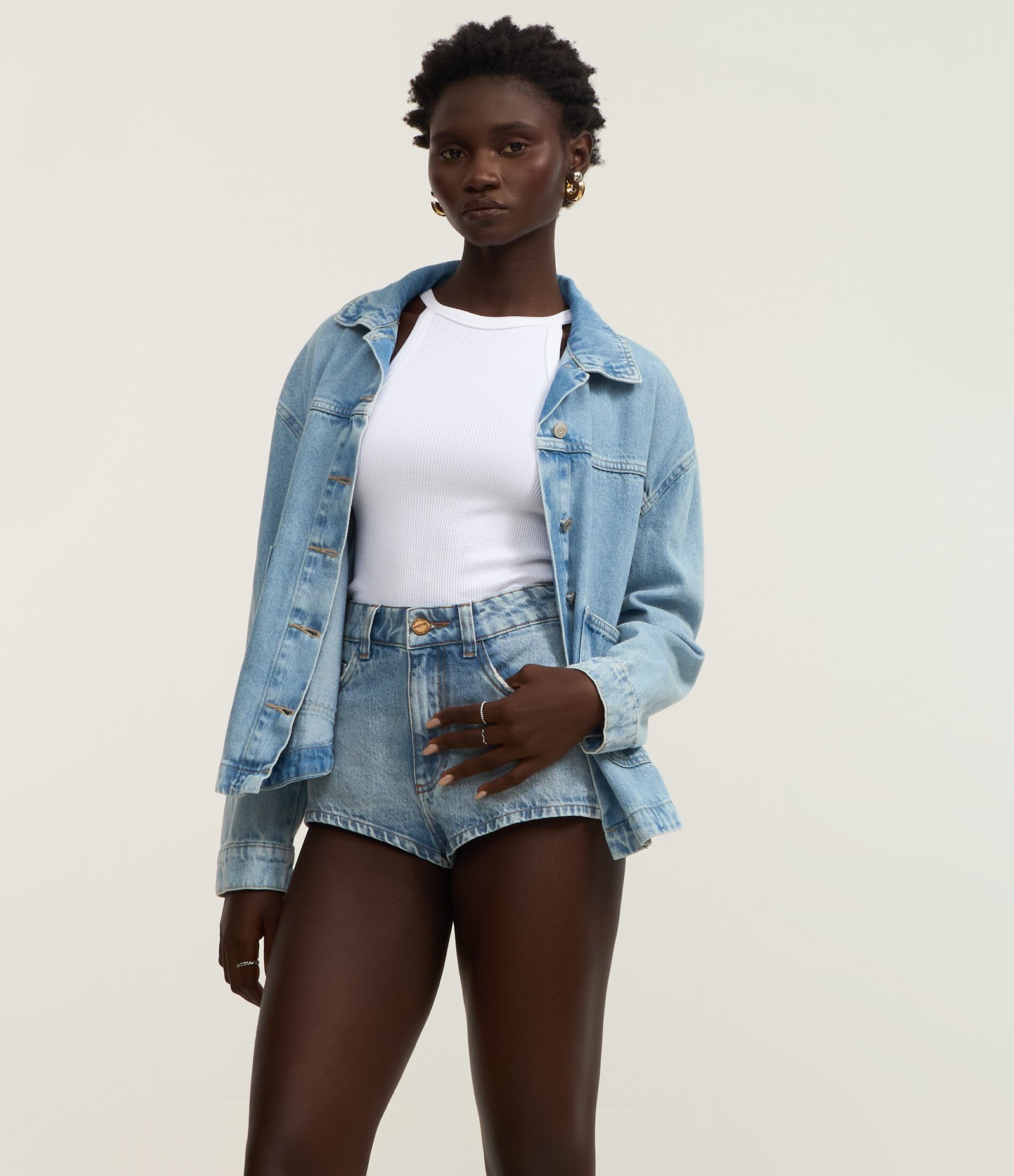 Short Hot Pants em Jeans com Cintura Alta Azul 2