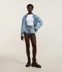 Short Hot Pants em Jeans com Cintura Alta