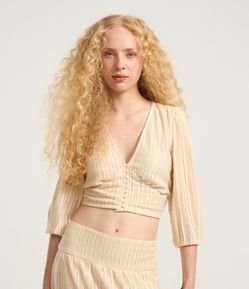 Blusa Cropped em Renda de Algodão com Manga Bufante e Botões