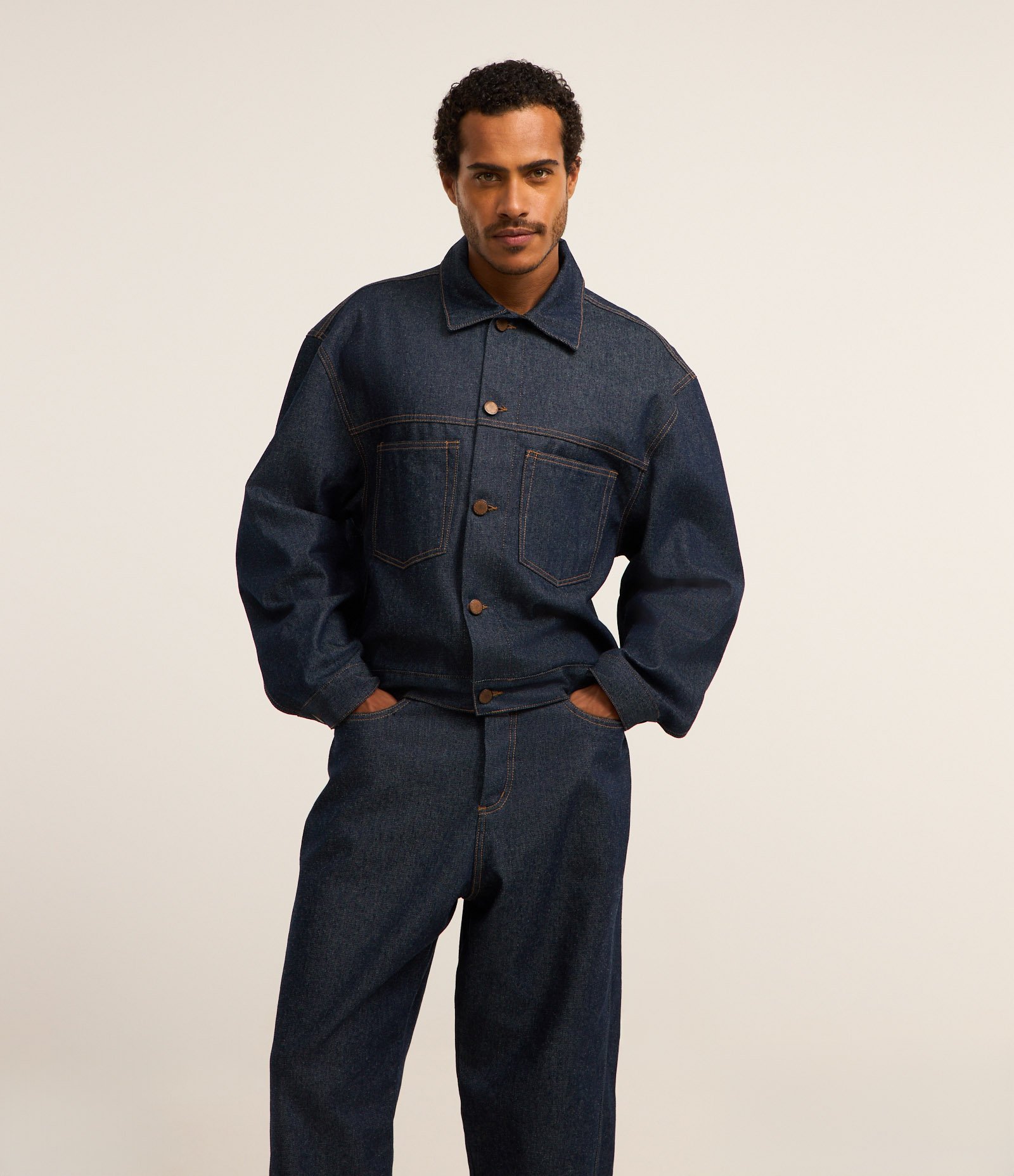 Calca em Jeans com Costura Contrastante Azul 3