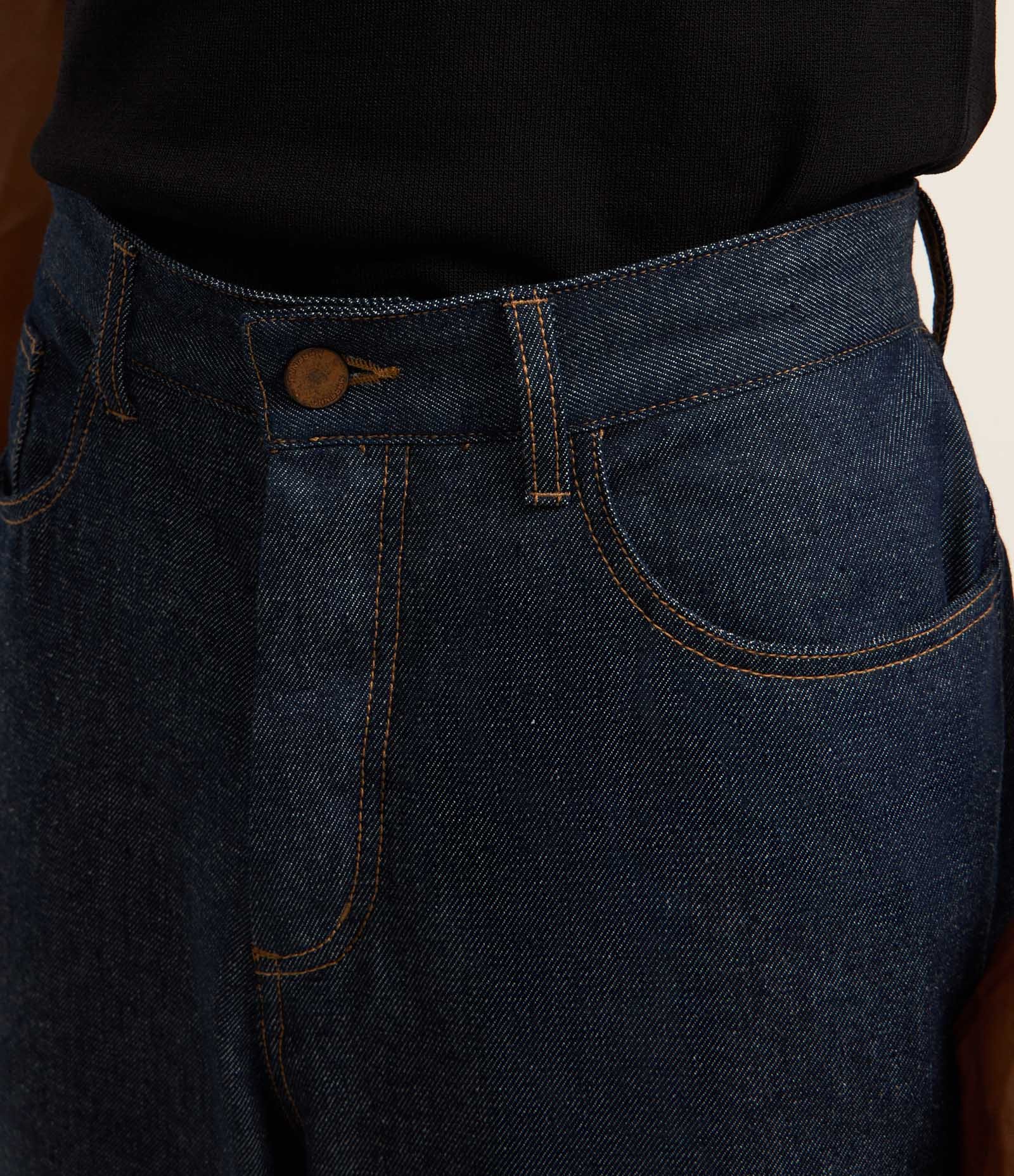 Calca em Jeans com Costura Contrastante Azul 4