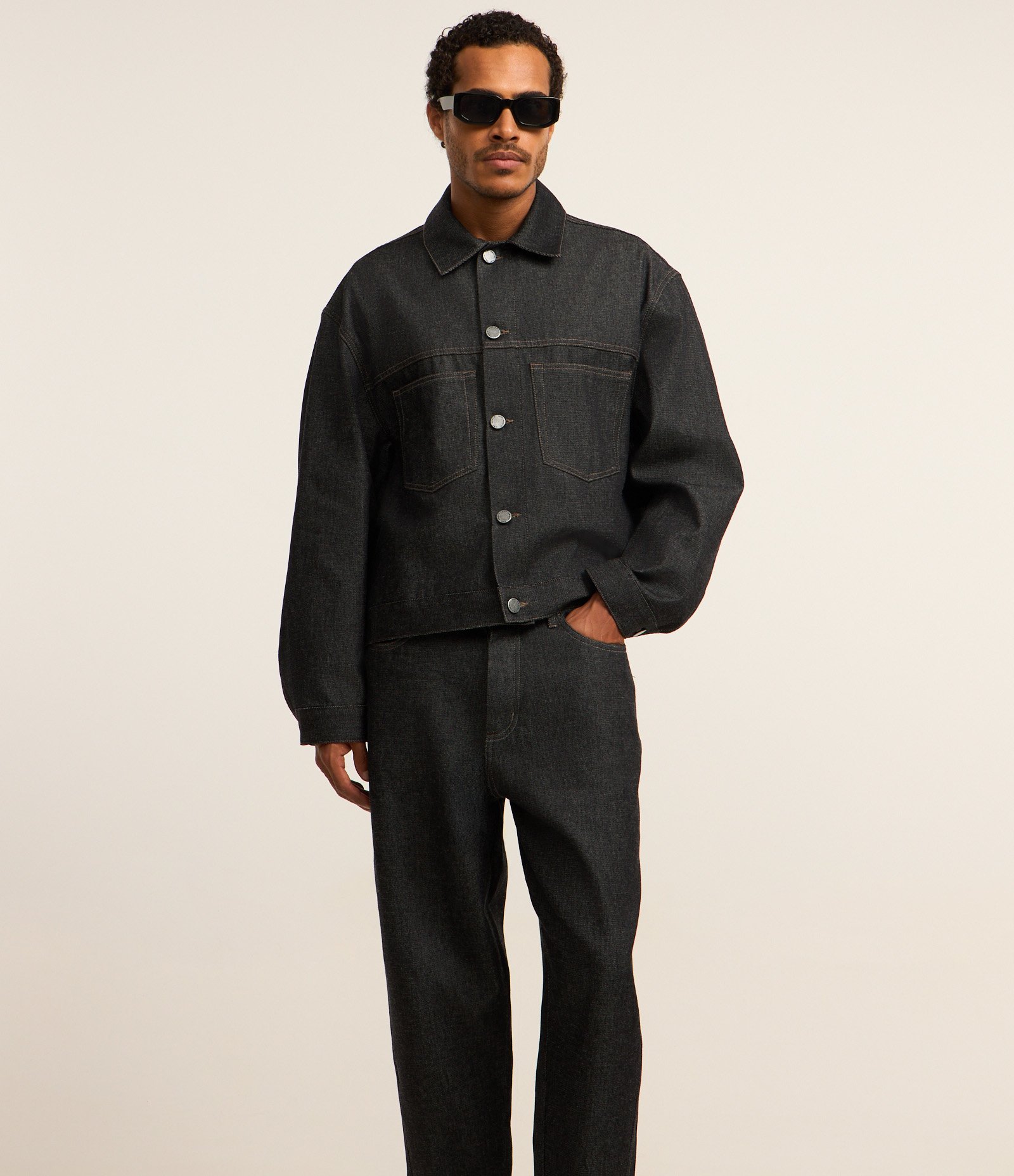 Calca em Jeans com Costura Contrastante Preto 3