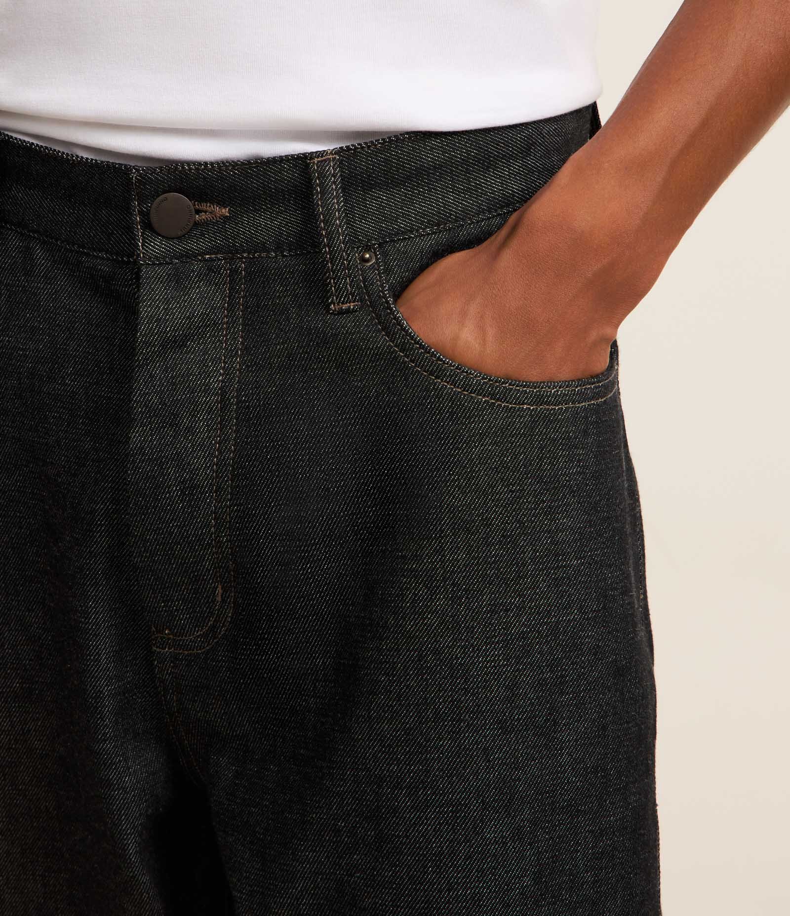 Calca em Jeans com Costura Contrastante Preto 4
