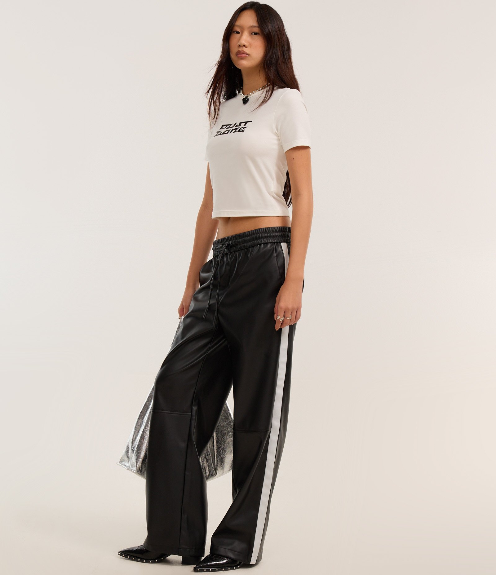 Blusa New T-shirt em Algodão com Estampa em Lettering Branco 2