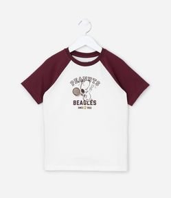 Camiseta Infantil com Cava Raglan e Estampa Snoopy - Tam 2 a 8 Anos