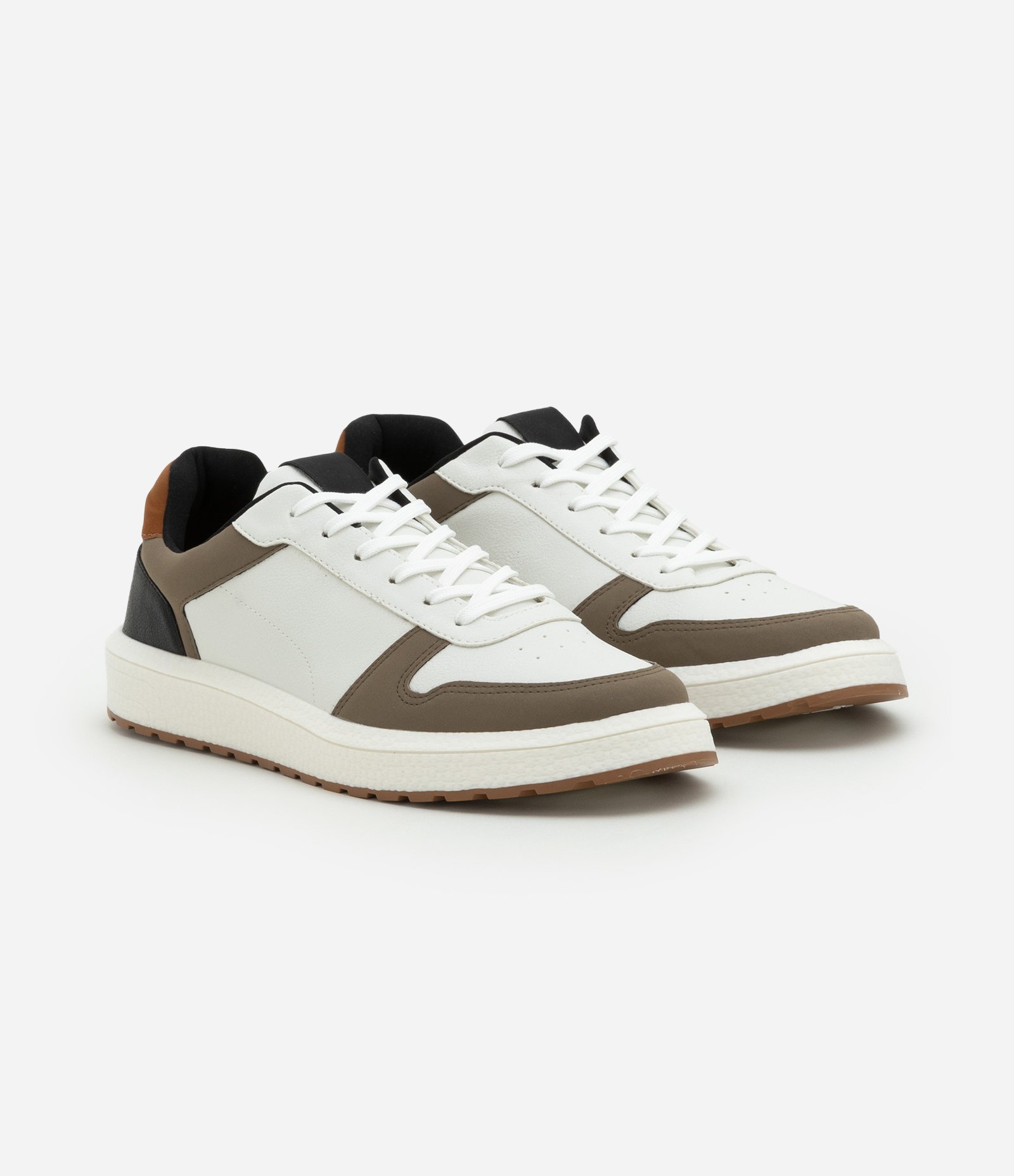 Tênis em Material Sintético com Recortes Contrastantes Off White 2