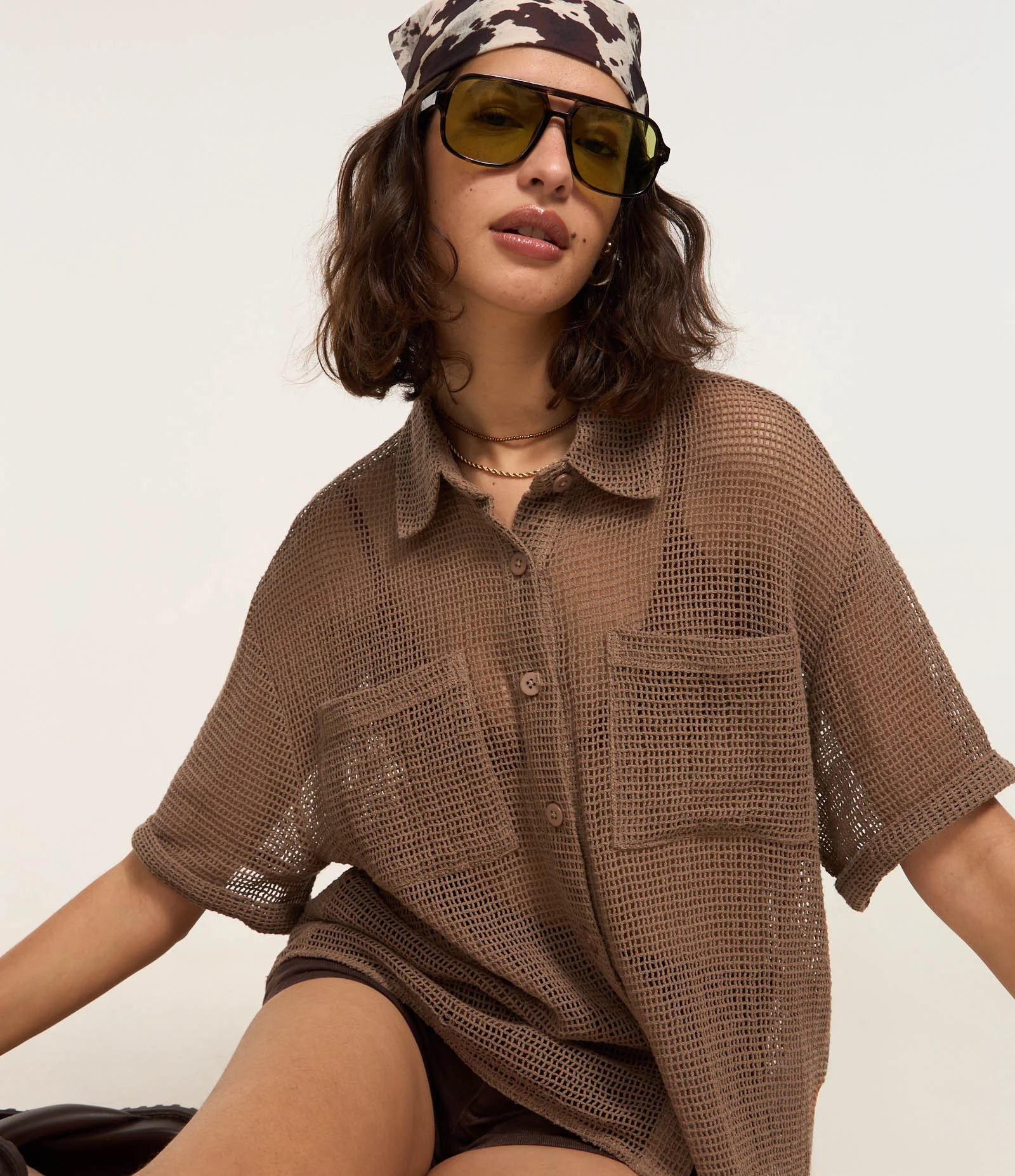 Camisa em Viscose com Textura com Bolso Frontal Marrom 1