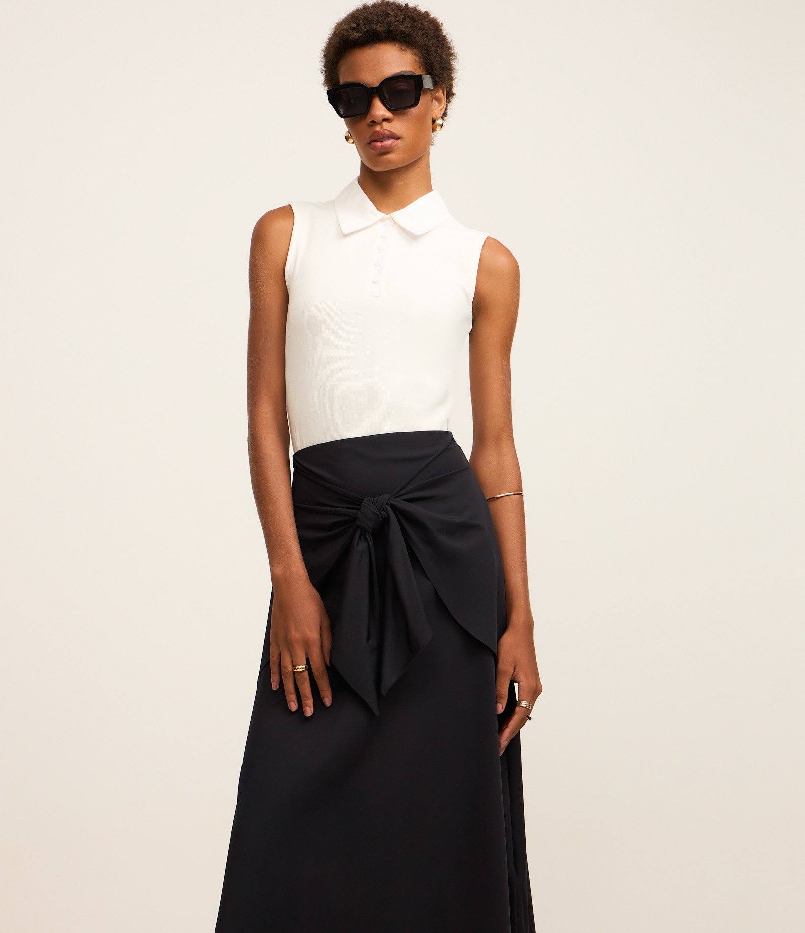 Saia Midi em Helanca com Amarração Frontal Preto 3