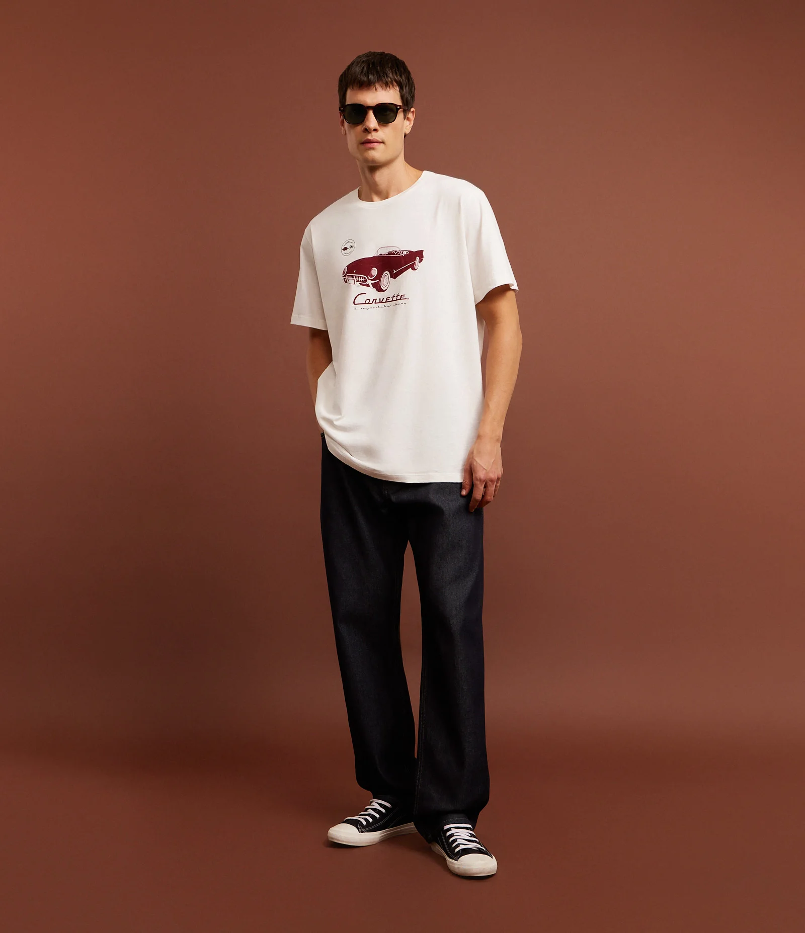 Camiseta Comfort em Algodão com Estampa de Carro Carro Corvette da Chevrolet Branco 2