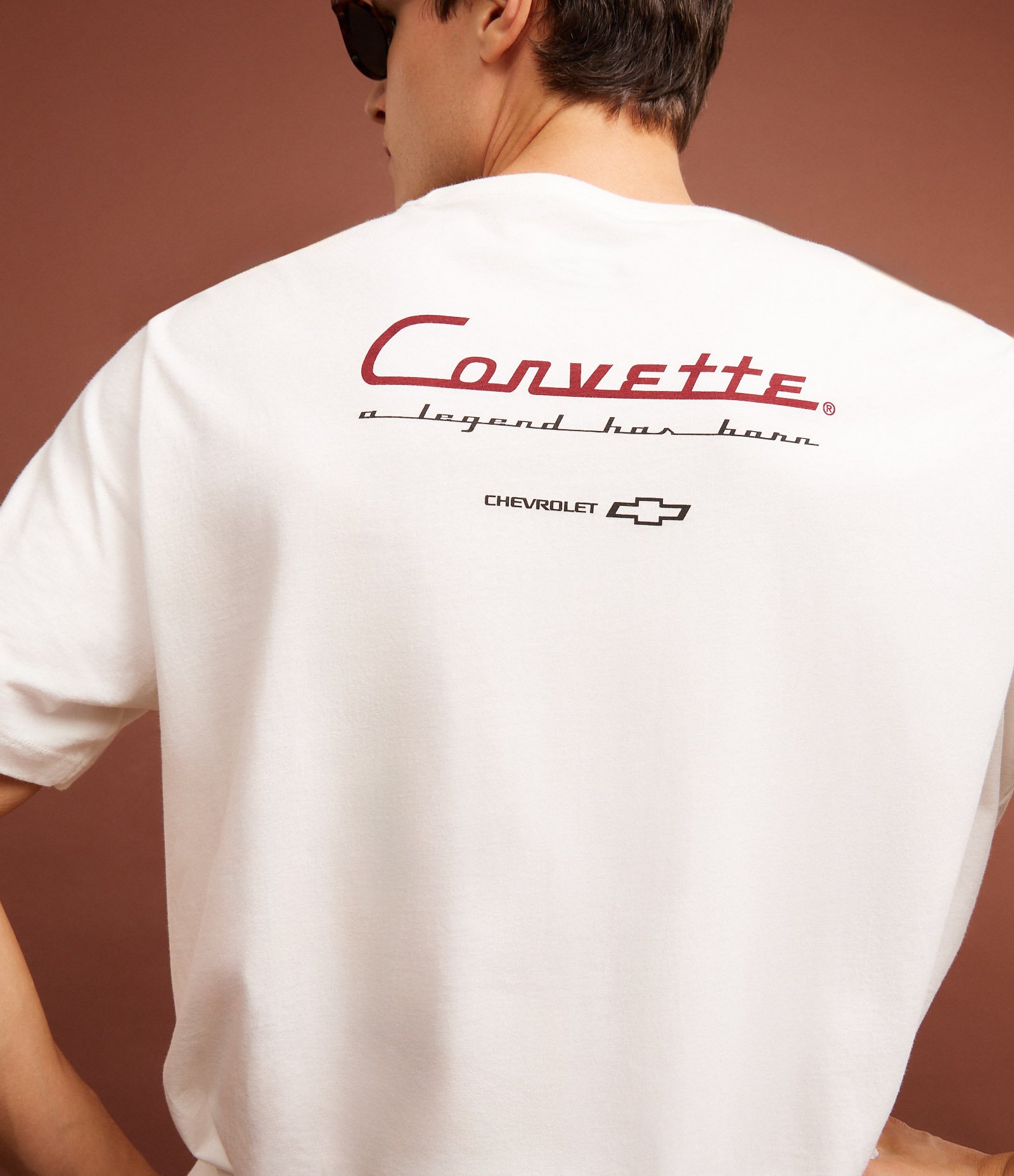 Camiseta Comfort em Algodão com Estampa de Carro Carro Corvette da Chevrolet Branco 3