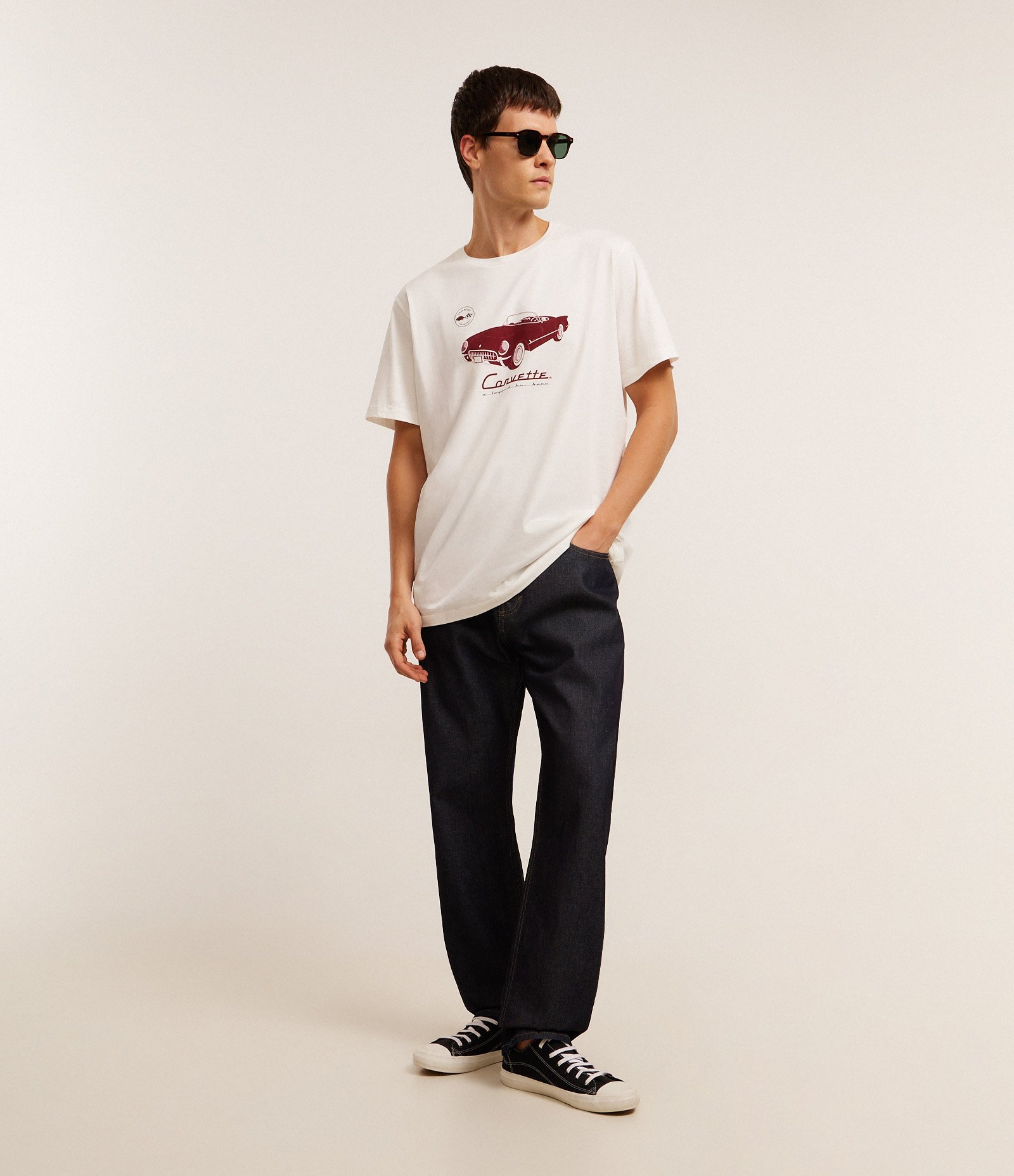 Camiseta Comfort em Algodão com Estampa de Carro Carro Corvette da Chevrolet Branco 4