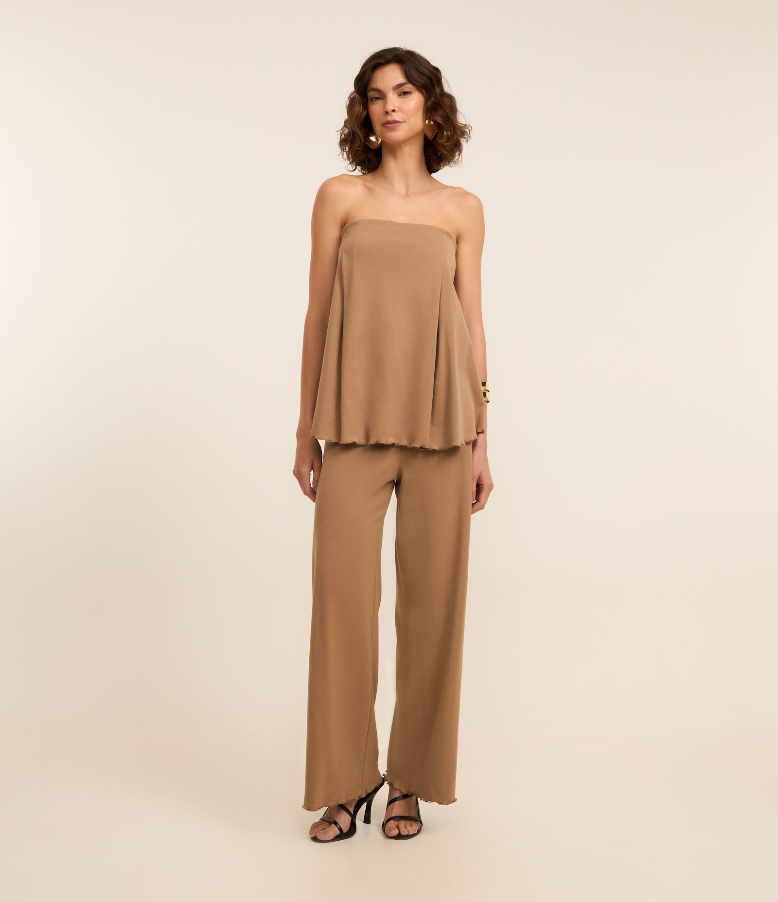 Calça Wide Leg com Cintura Alta e Elástico no Cós Bege 1