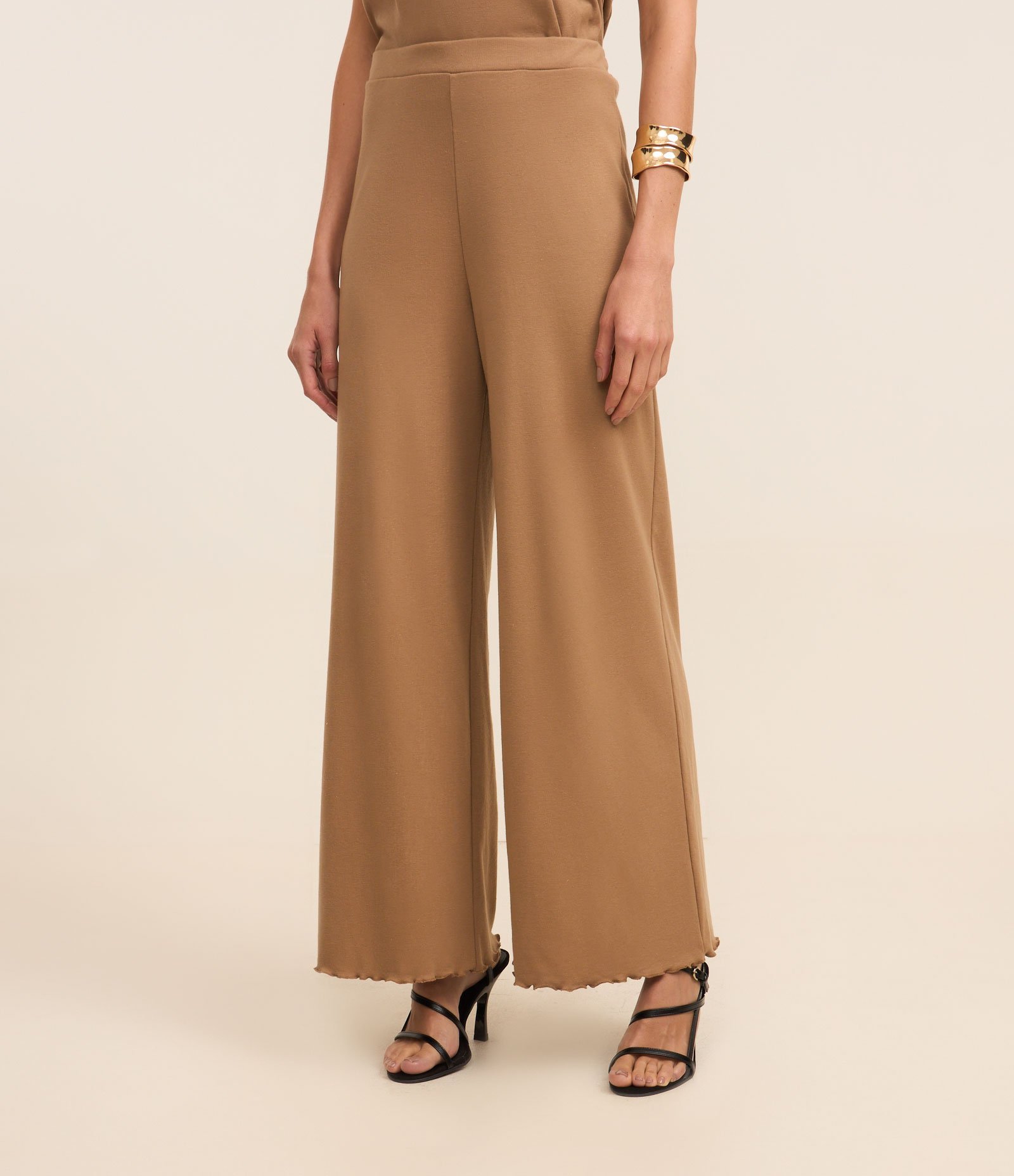 Calça Wide Leg com Cintura Alta e Elástico no Cós Bege 2