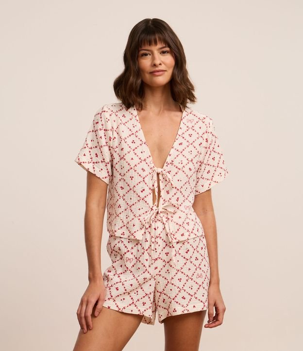 Pijama Short Doll em Tricoline Texturizado com Estampa Floral e Amarração