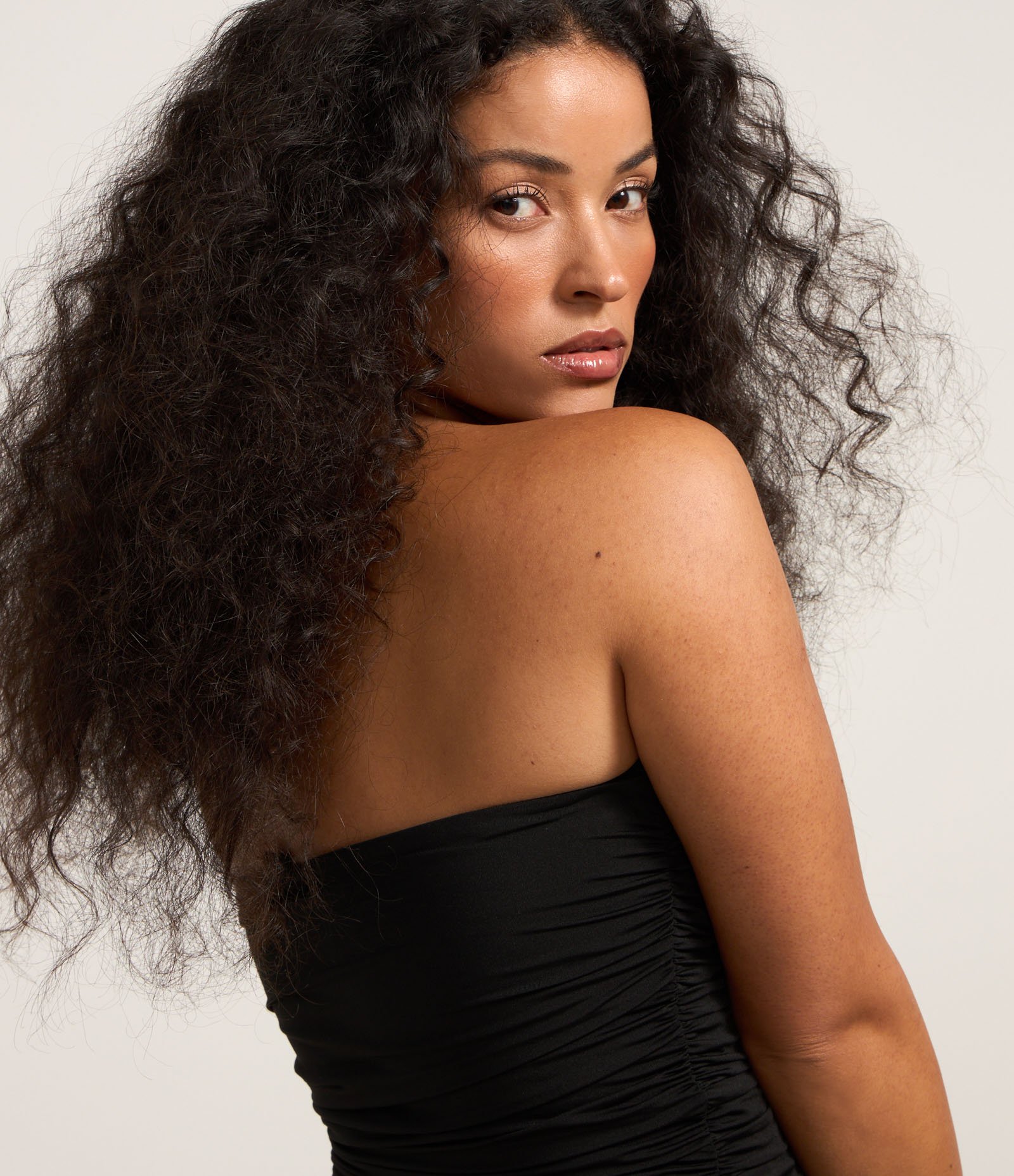 Vestido Curto em Poliamida Tomara que Caia com Drapeado Lateral Preto 4