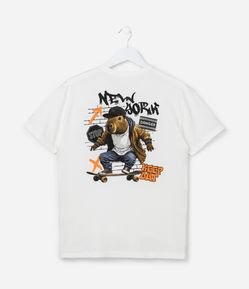 Camiseta Oversized Infantil com Estampa Capivara Skatista - Tam 5 a 14 Anos