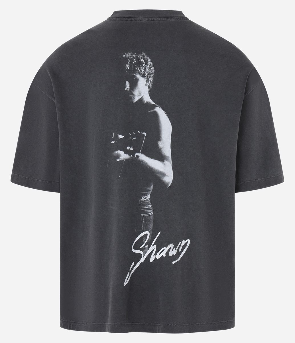 Camiseta Overboxy com Estampa do Shawn Mendes Cinza