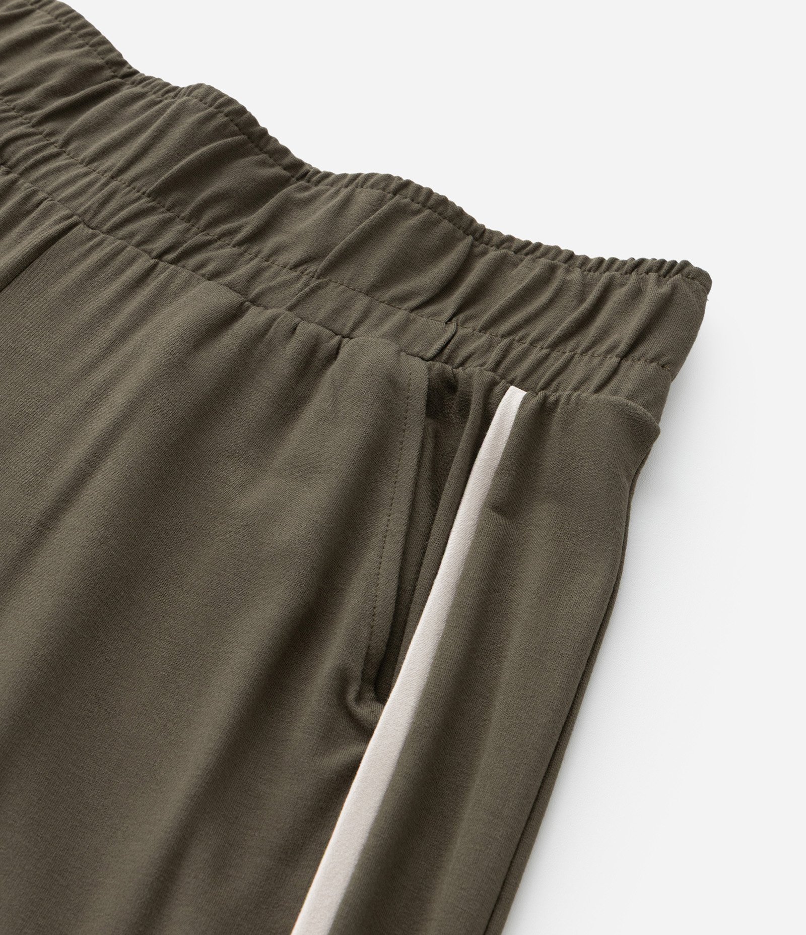 Calça Pantalona em Crepe com Listra na Lateral Curve & Plus Size Verde 8