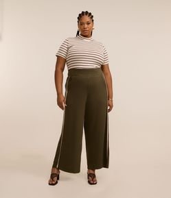 Calça Pantalona em Crepe com Listra na Lateral Curve & Plus Size