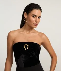 Body em Veludo com Pala Dobrada e Aviamento Frontal